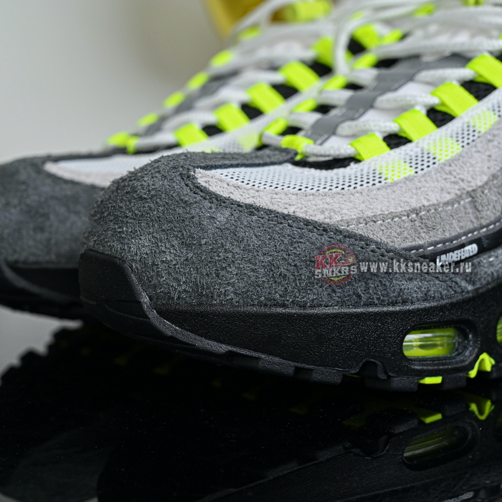 UNDEFEATED x Nike Air Max 95  IB4523-004