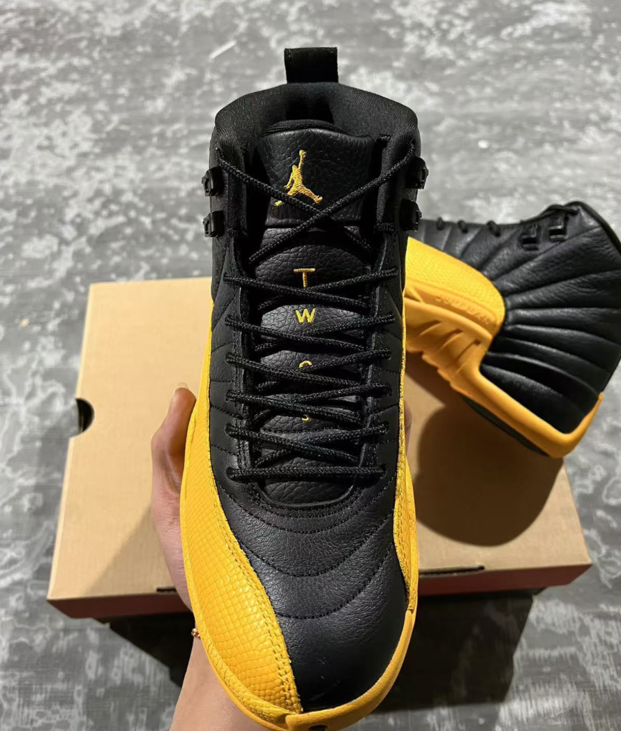 Jordan 12 UNIVERITY GOLD