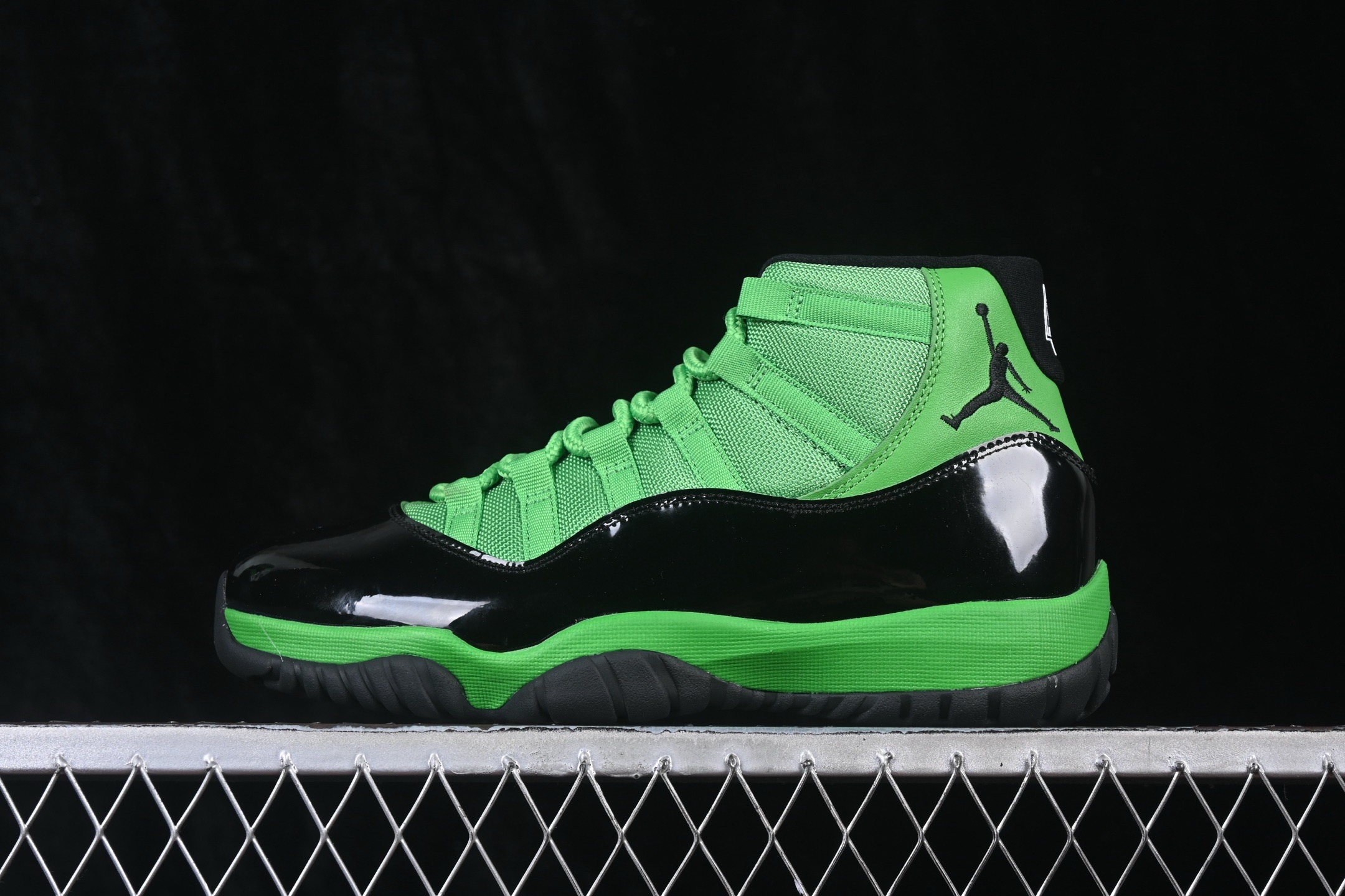 Air Jordan 11 concord CT8012-310