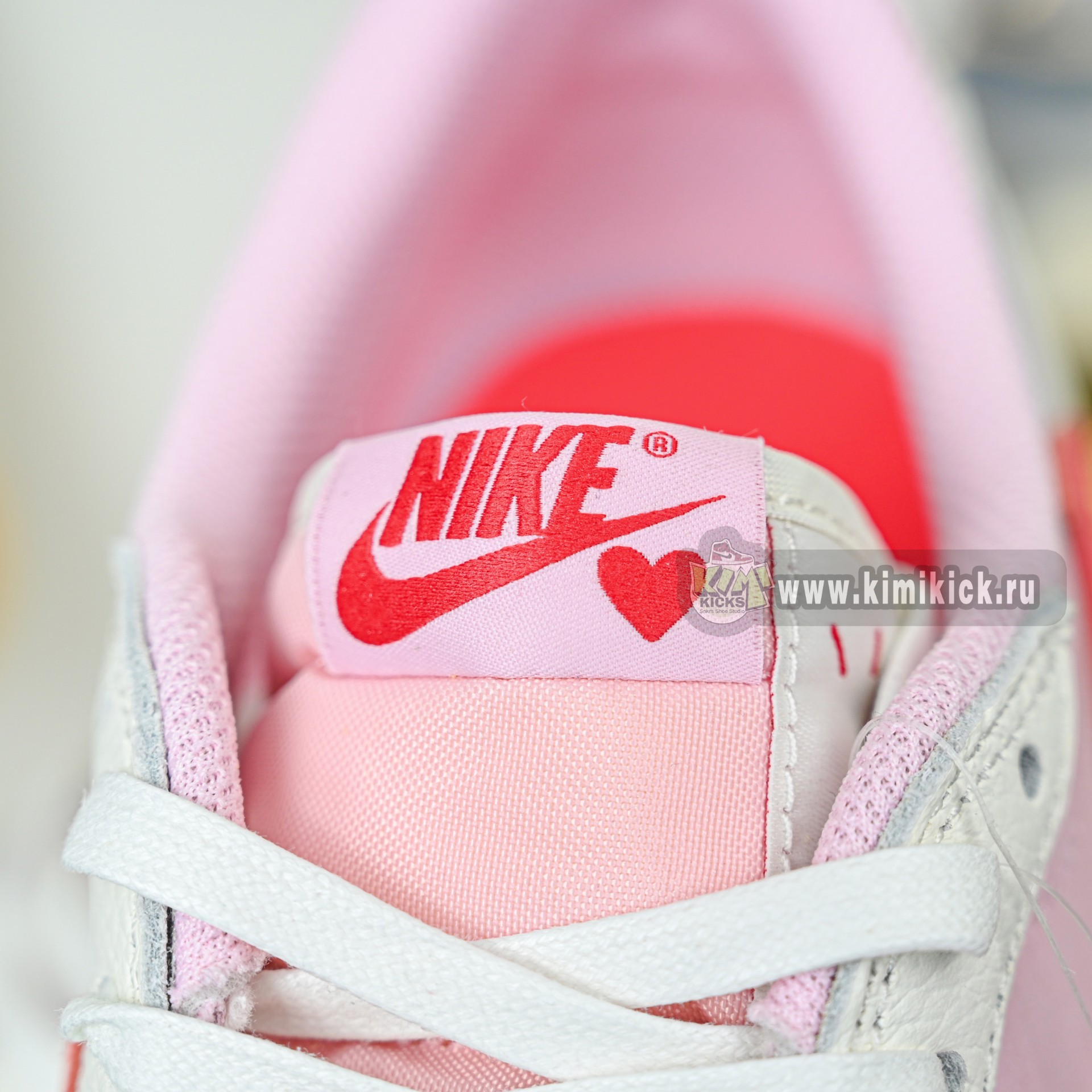 Travis Scott x  Air Jordan 1 Low OG IQ7604-101