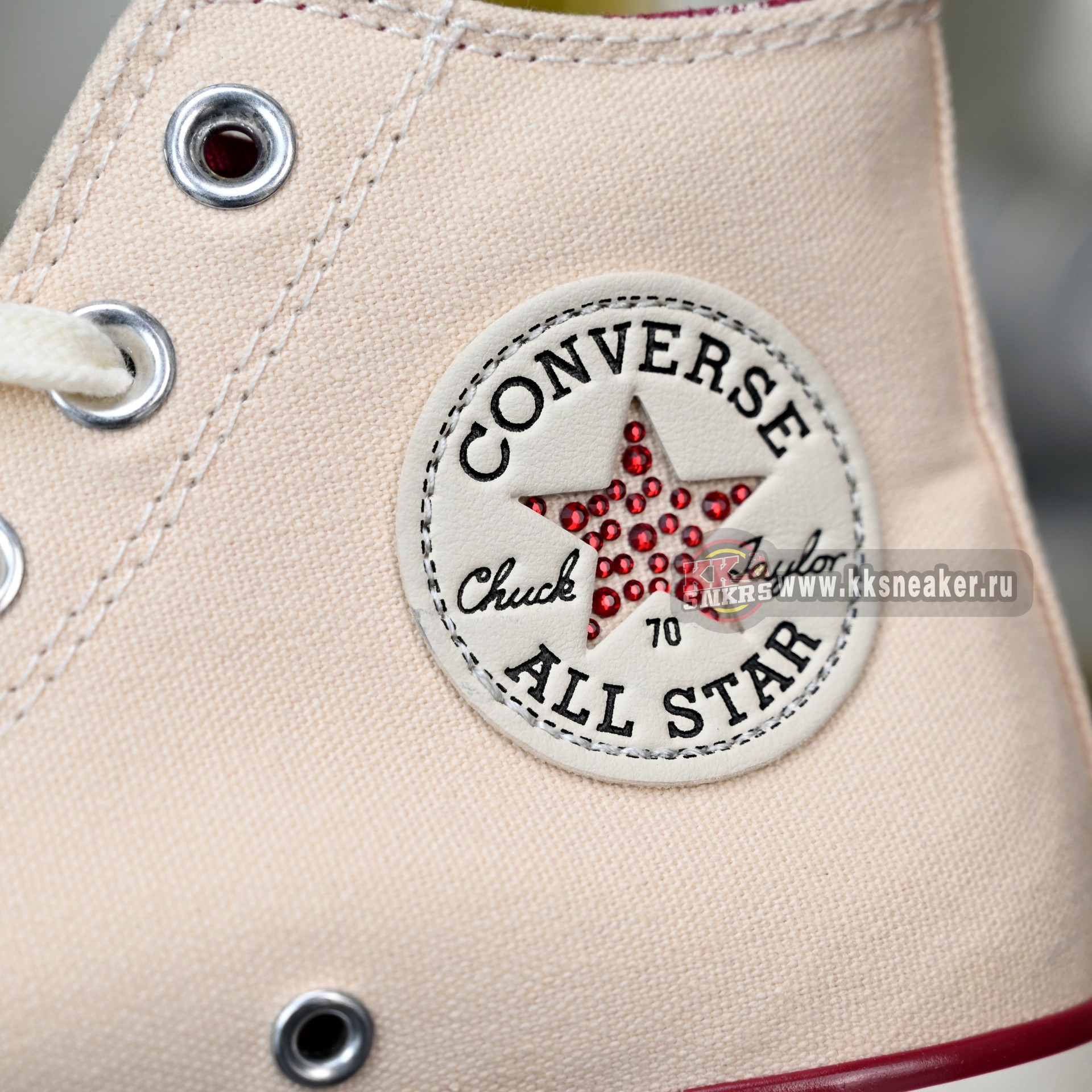 Converse xHello Kitty x Swarovski Chuck 70  A17695C