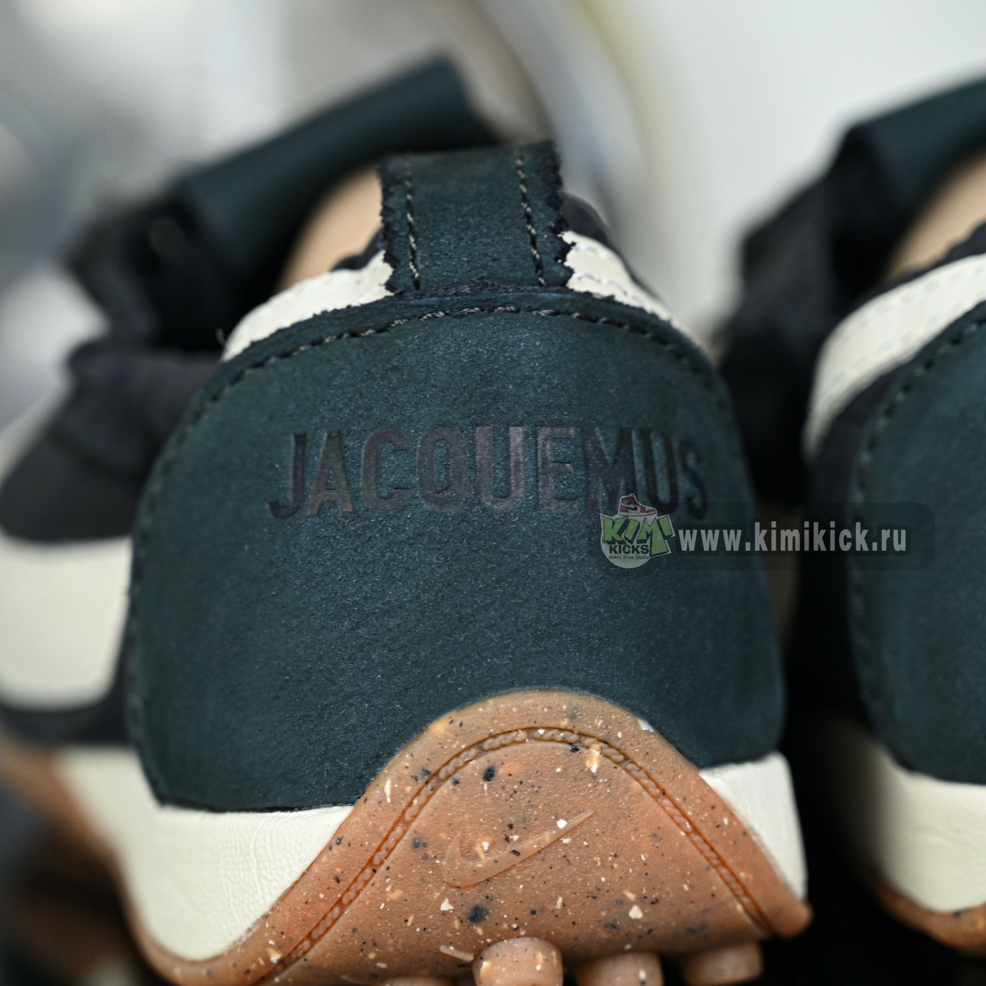Nike x Jacquemus  HV8547-001