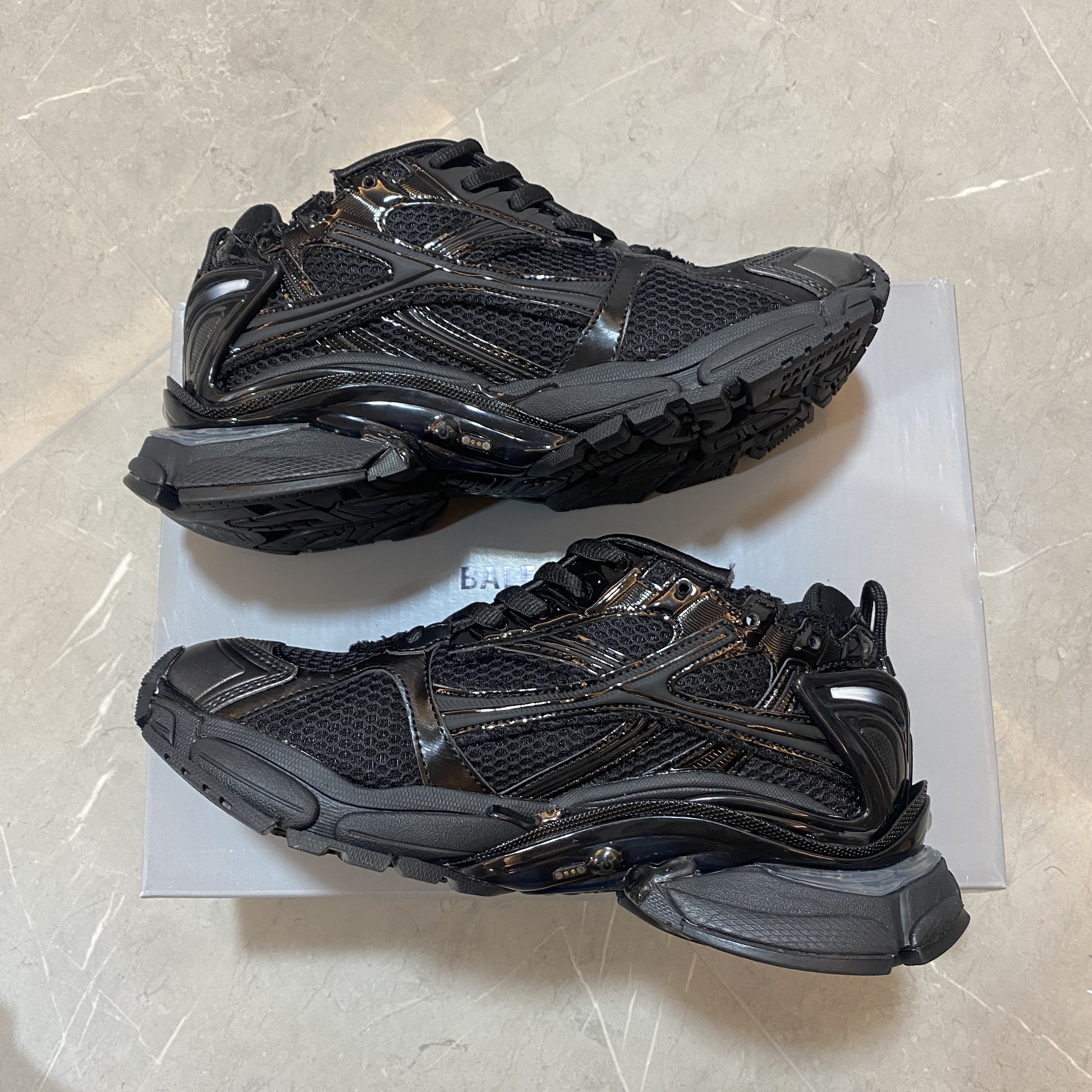 Balenciaga Runner LED