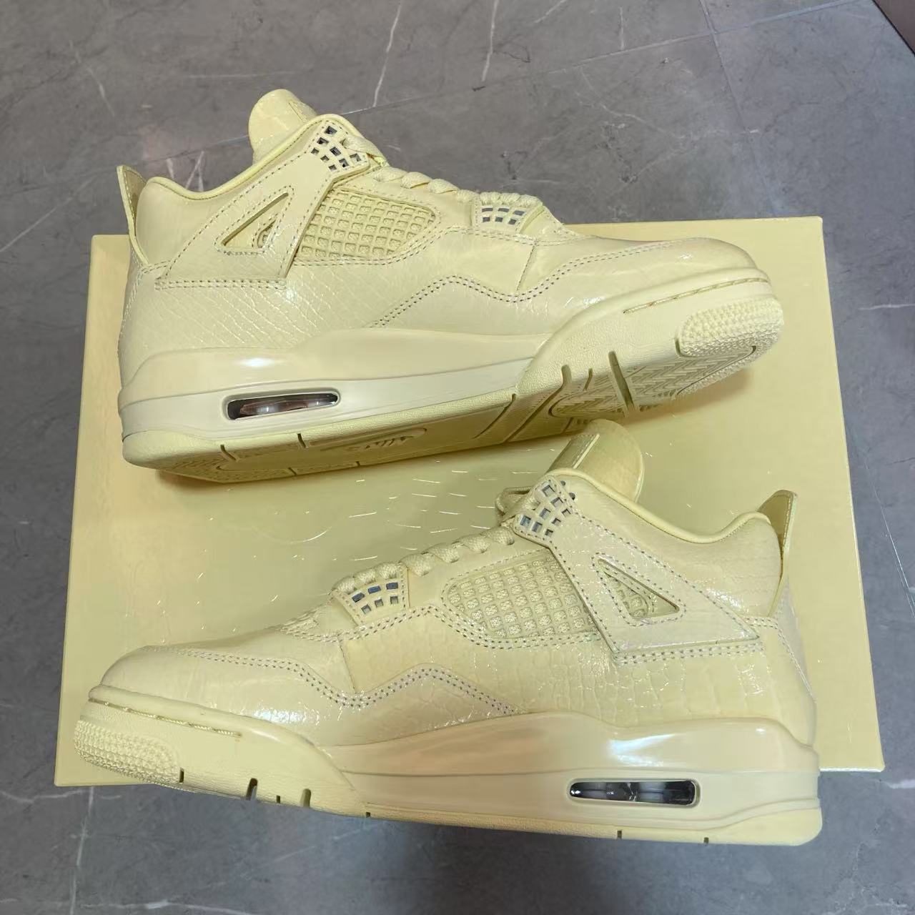 Air Jordan 4  × J. Balvin
