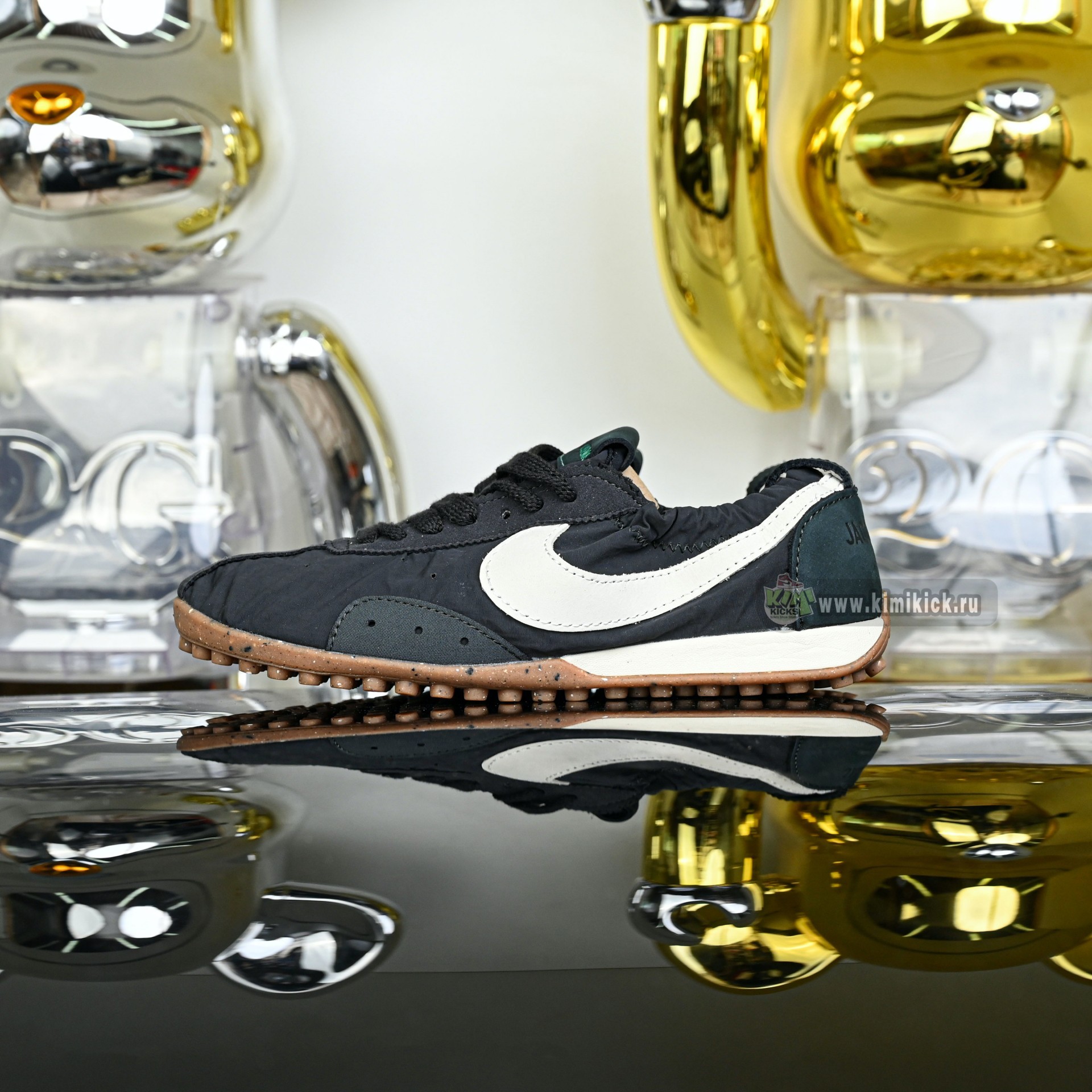 Nike x Jacquemus  HV8547-001