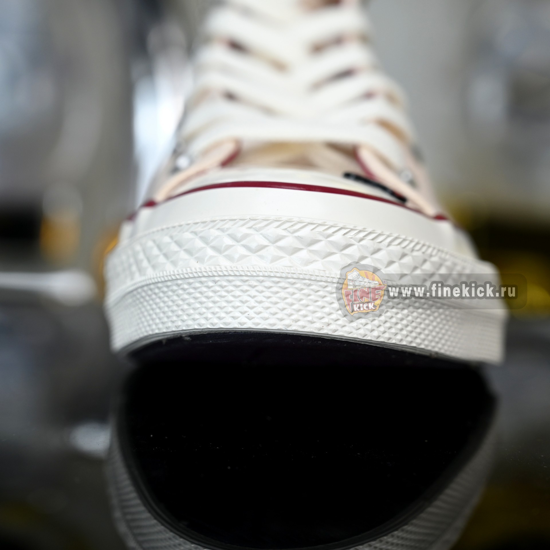 Converse xHello Kitty x Swarovski Chuck 70  A17695C