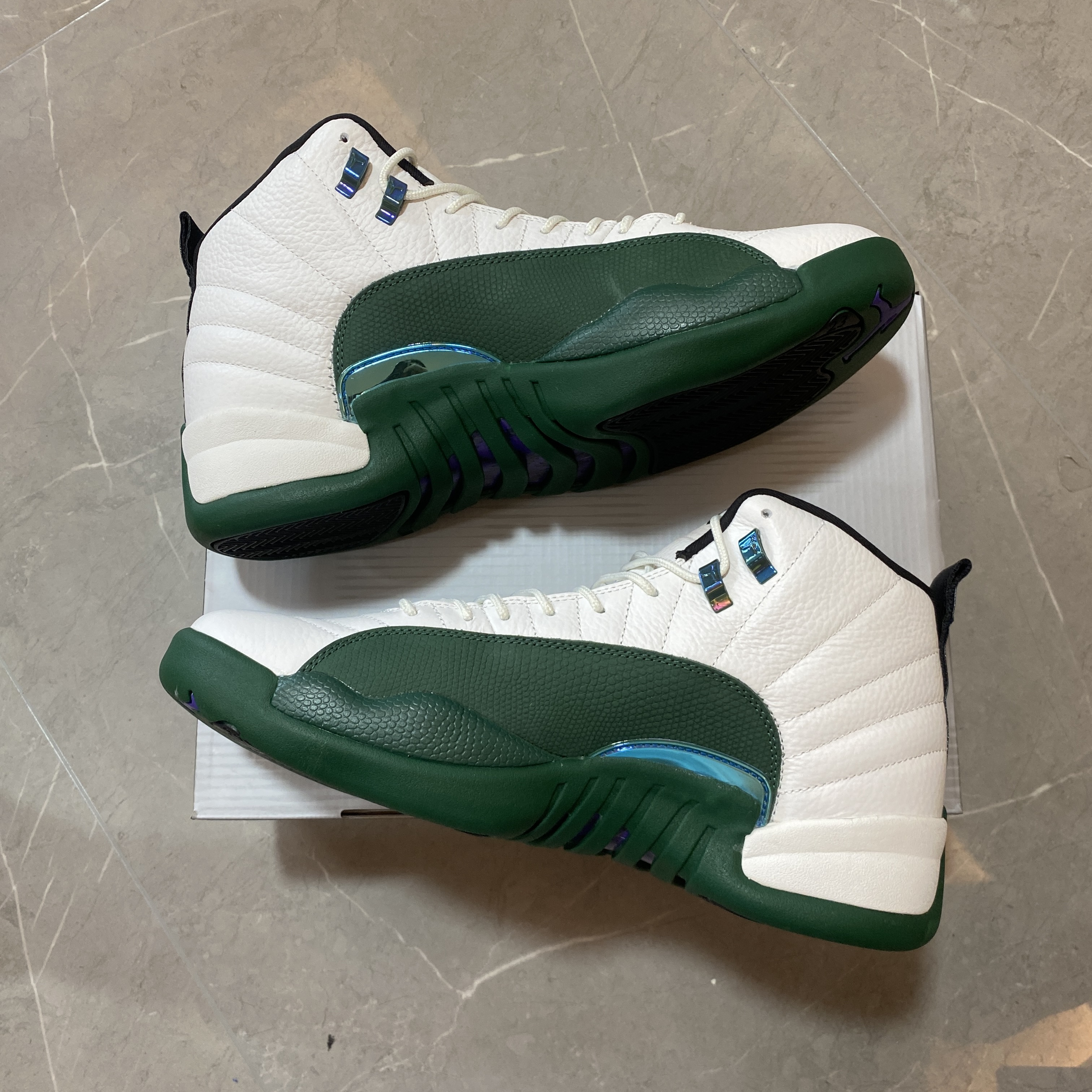 Air Jordan 12 “Bucks” CT8013-103