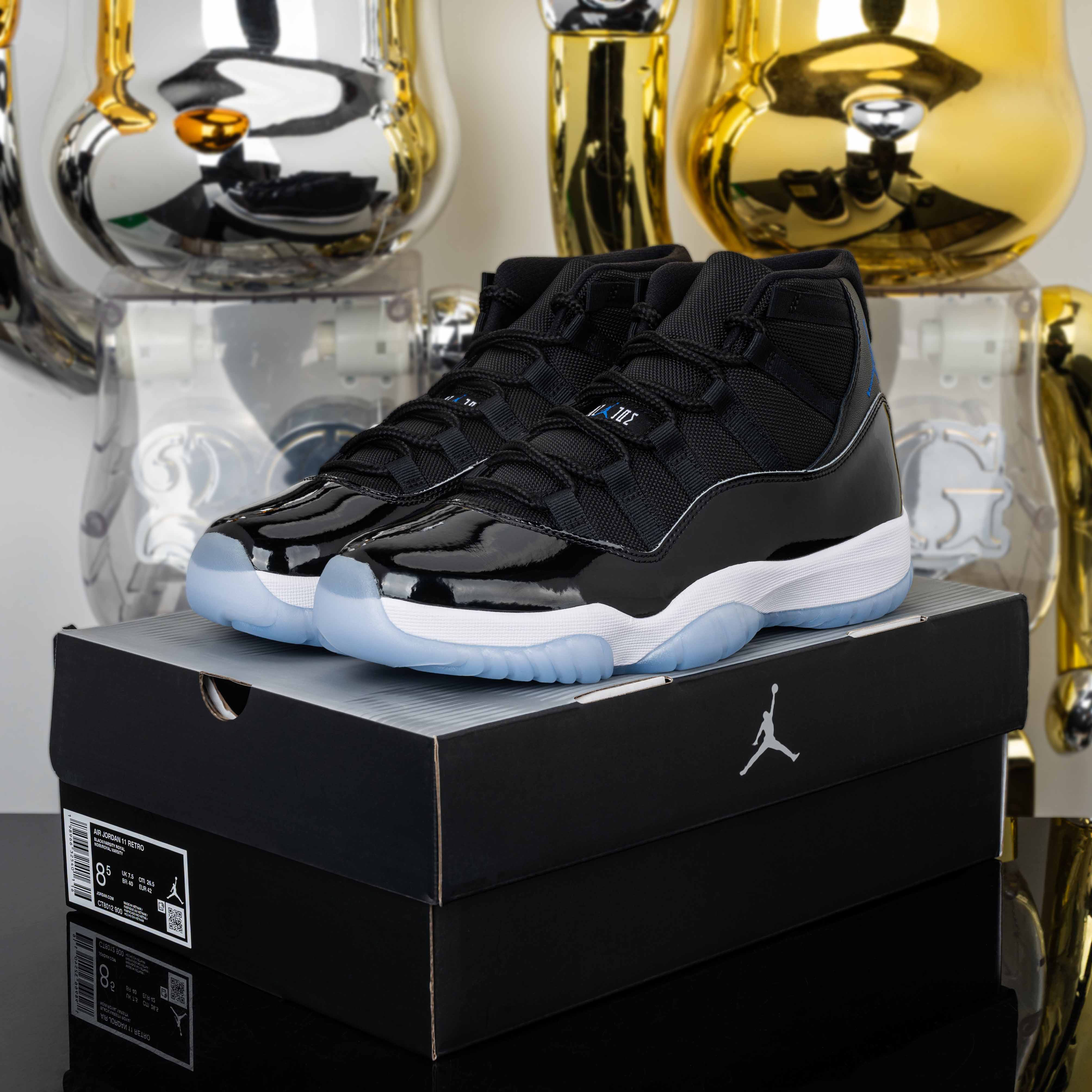 AIR JORDAN 11 RETRO Space Jam  CT8012-900