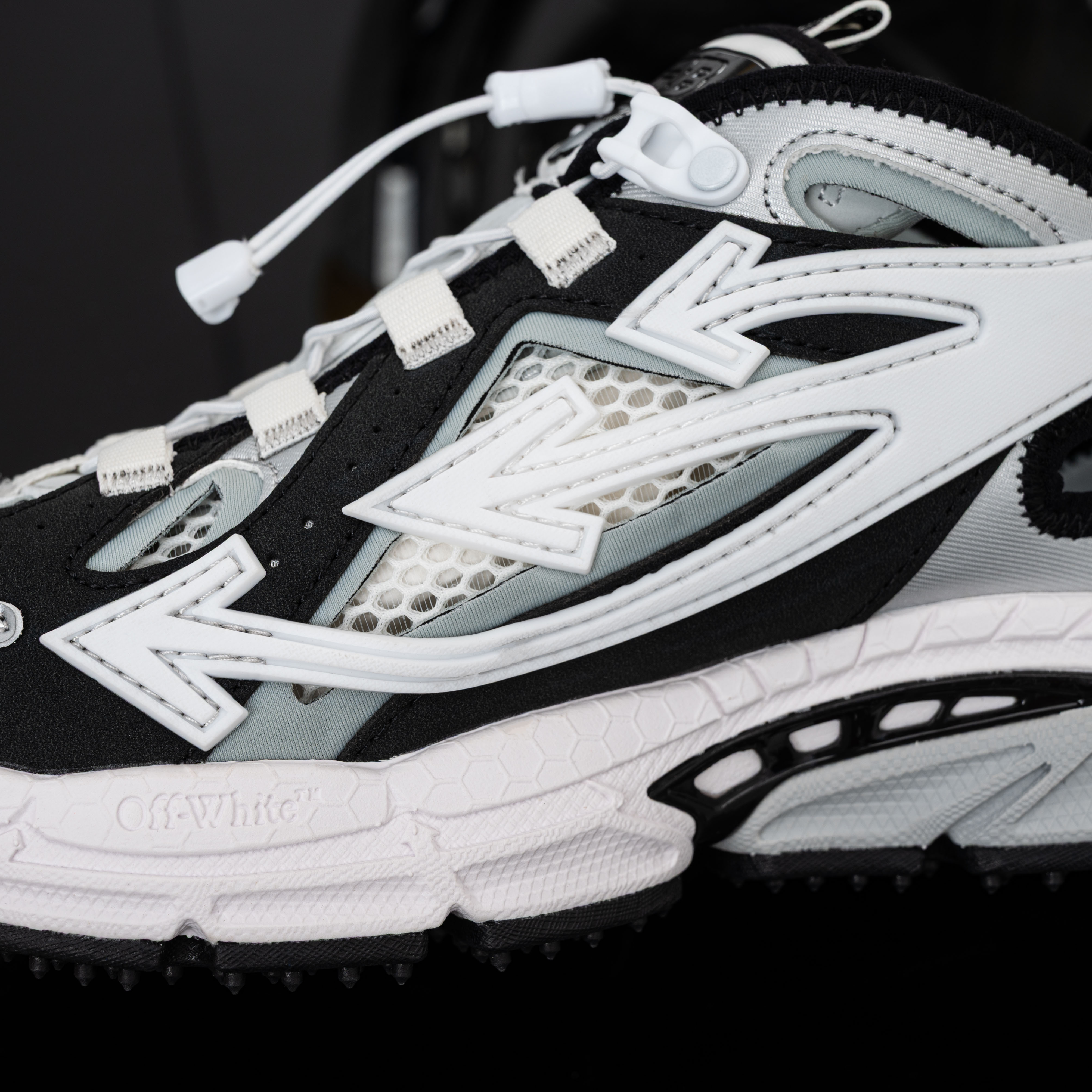 Off-White Be Right Back OMIA29SS26FAB0017210