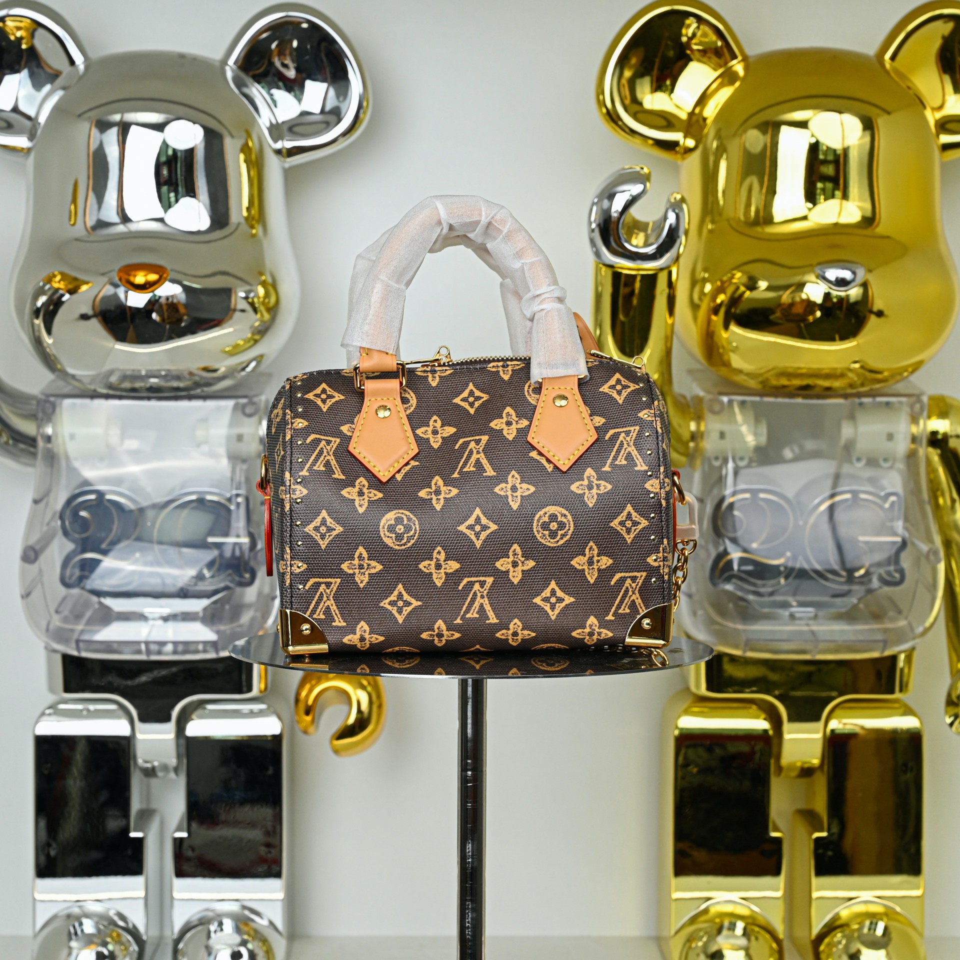 LOUIS VUITTON Monogram 130Speedy TRUNK 20