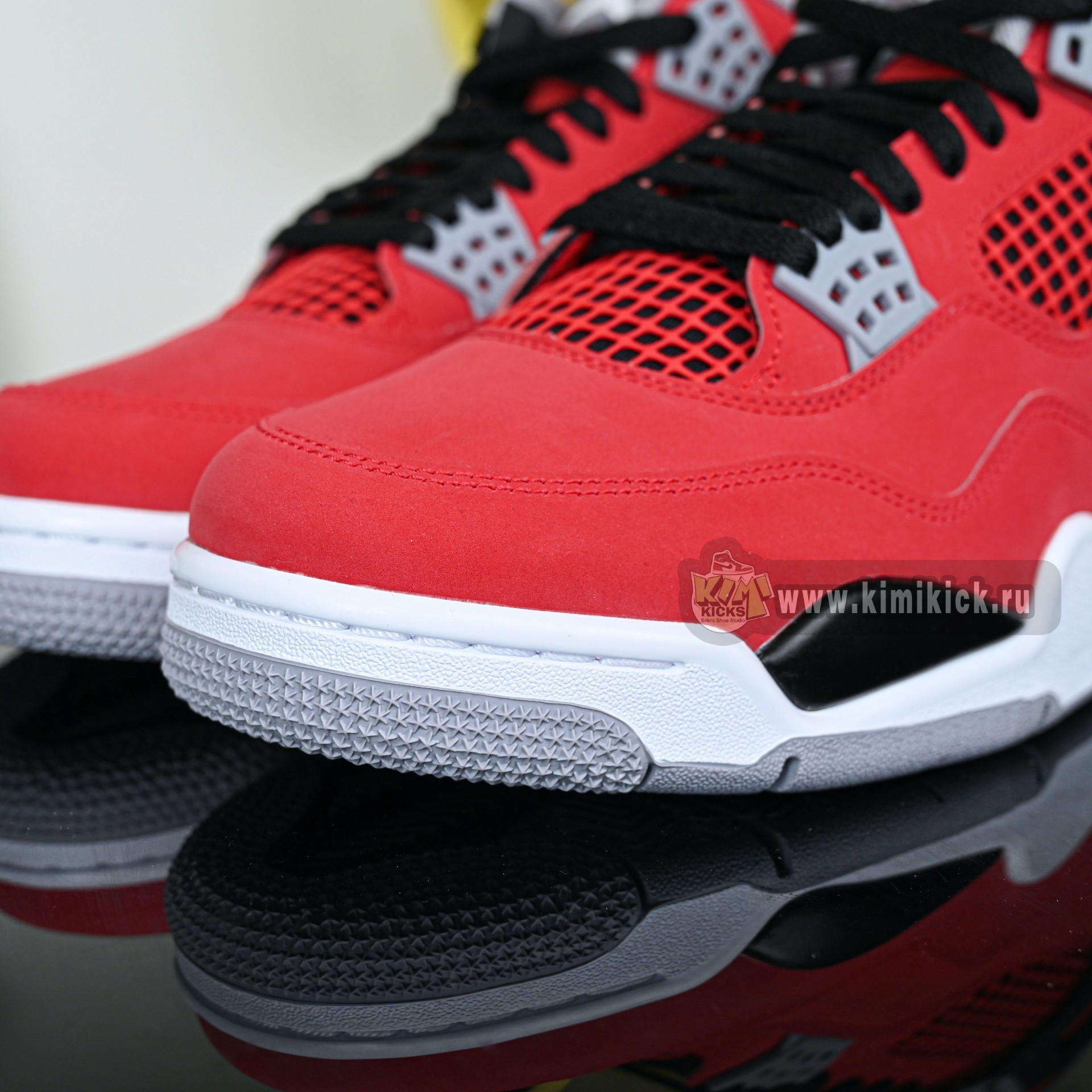 Air Jordan 4 