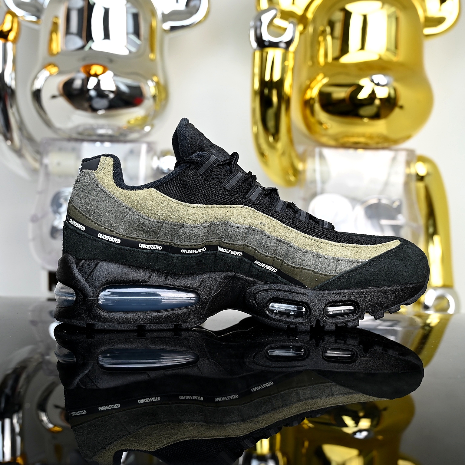 Nike Air Max 95 x Undefeated “Black Olive” IB4523-200