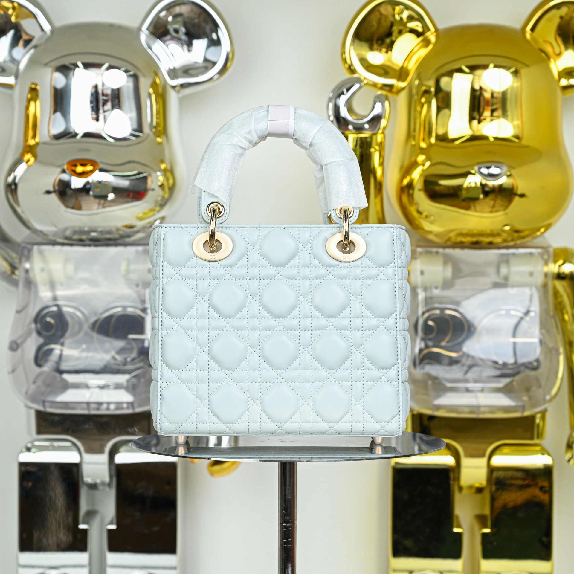 DIOR