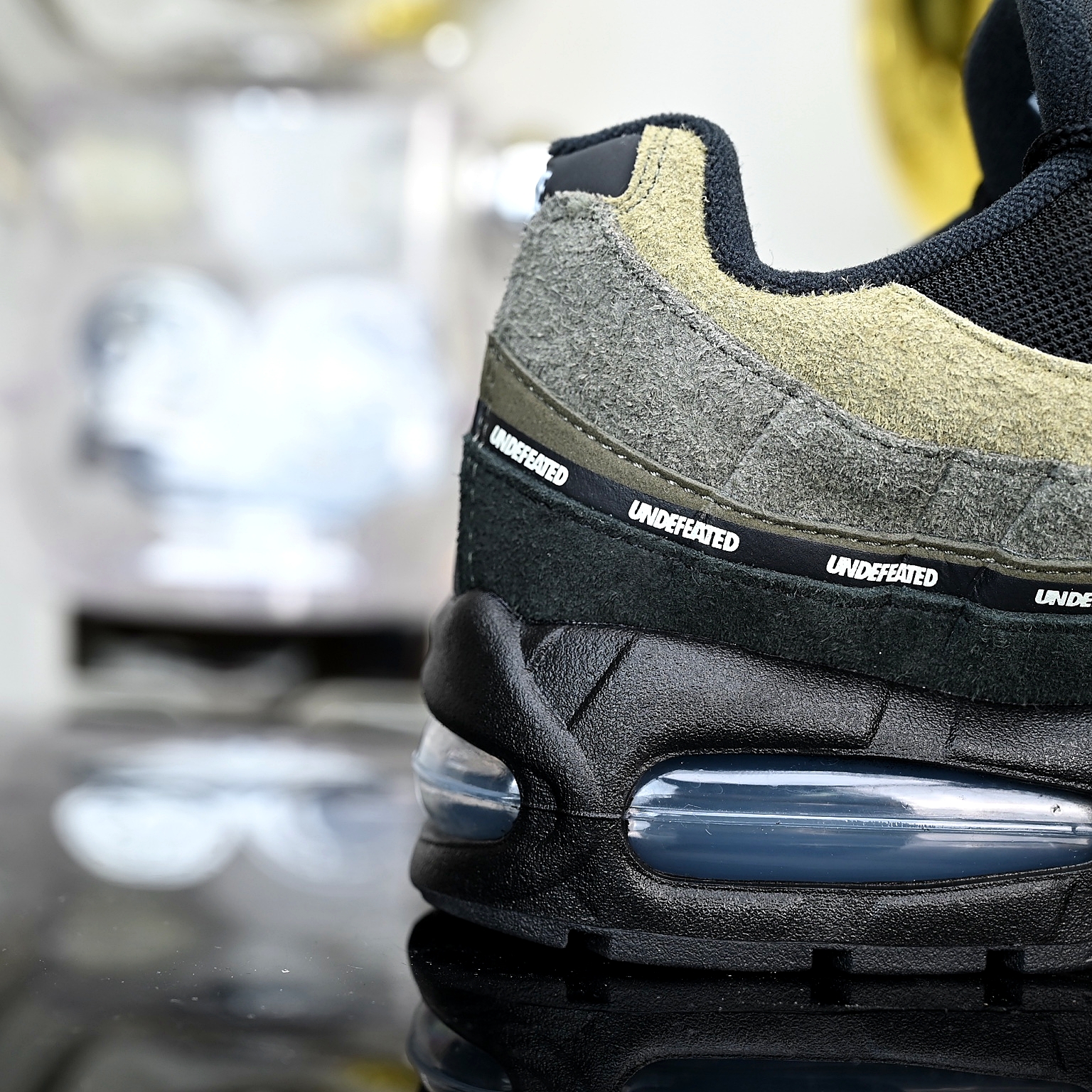 Nike Air Max 95 x Undefeated “Black Olive”