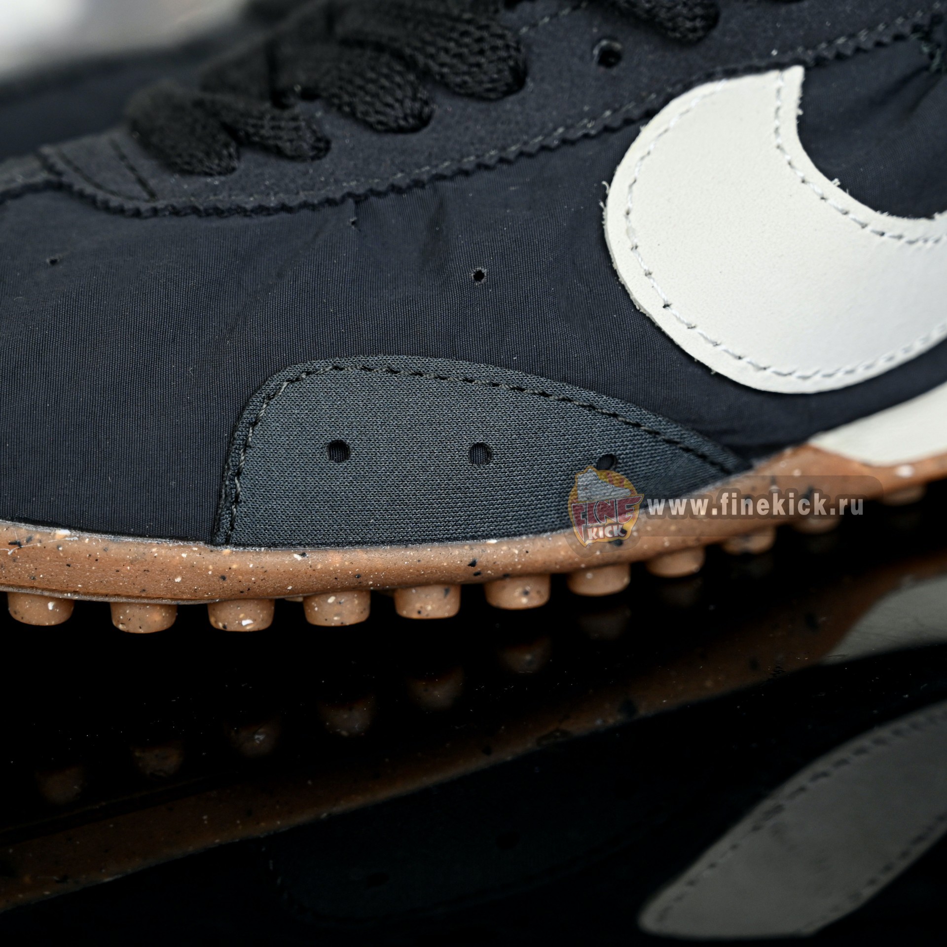 Nike x Jacquemus  HV8547-001