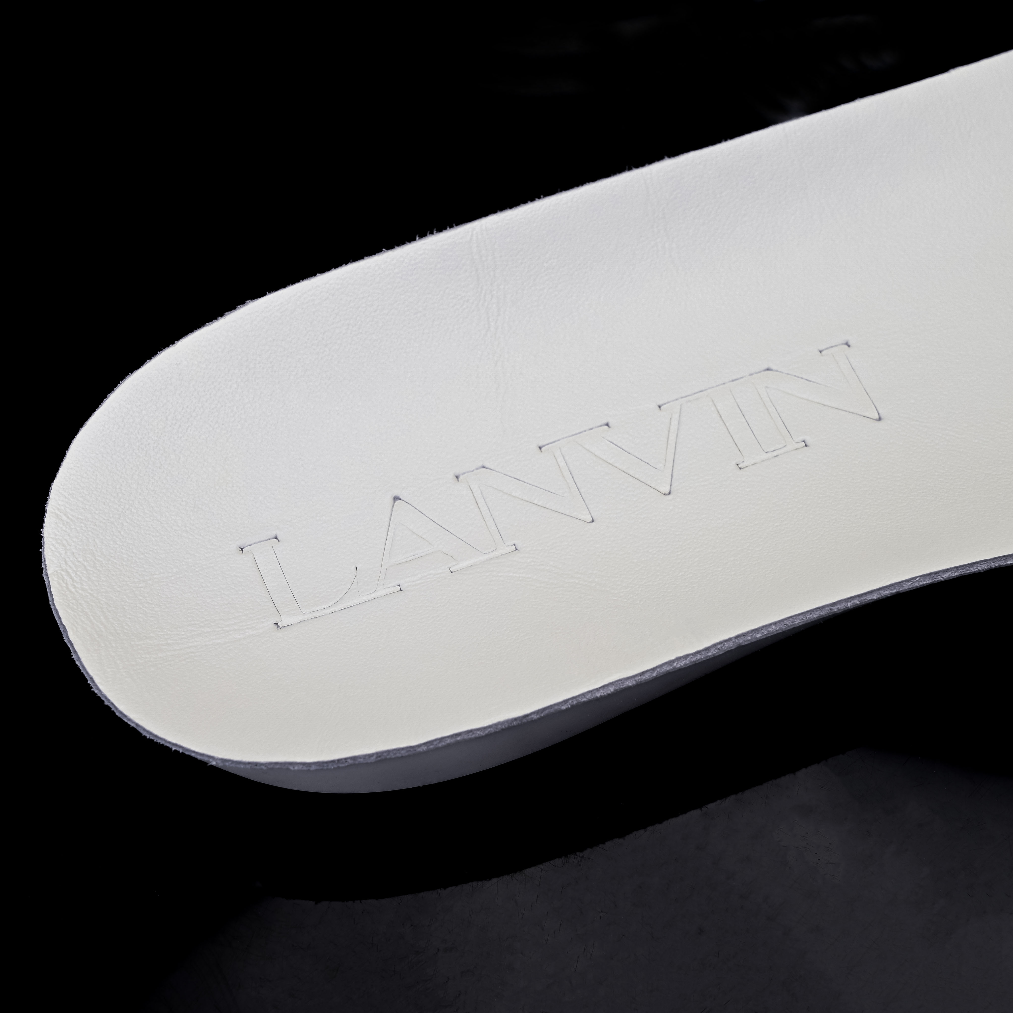 Lanvin Curb Sneakers FW-SKDK11-DOTS-P231300