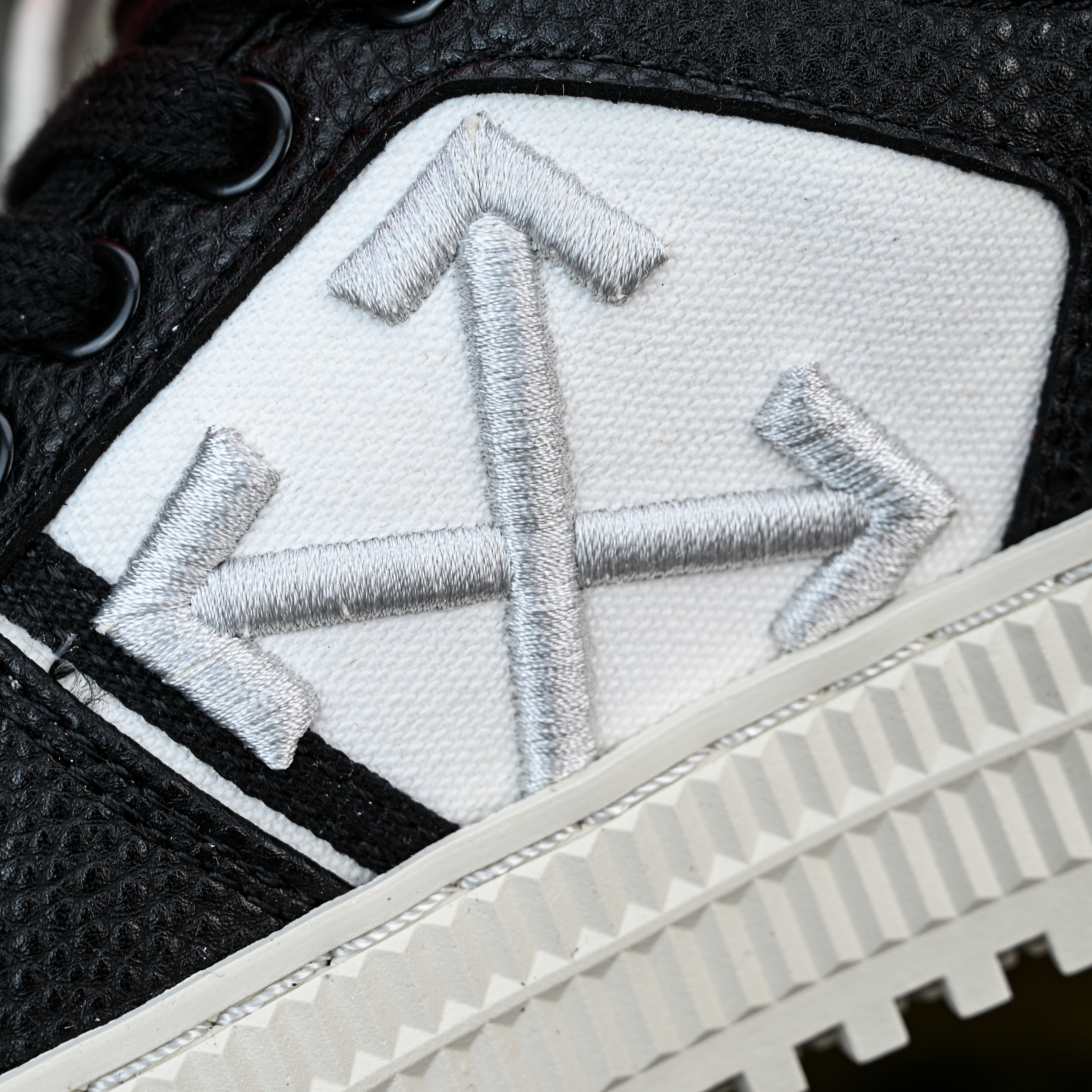 OFF-WHITE 3.0 Off Court OMIA29KS26LEA0010110