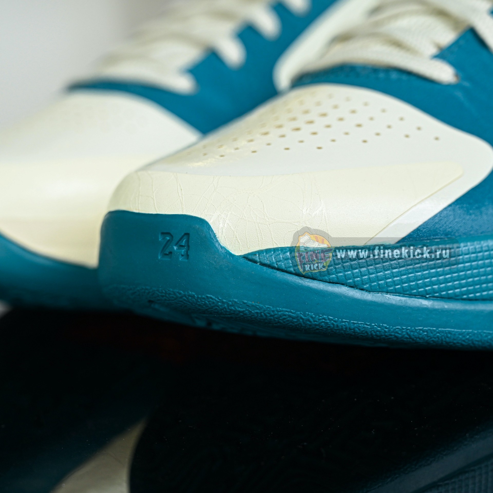 Nike Zoom Kobe 5 Caitlin Clark Protro PE  IZ1852-100