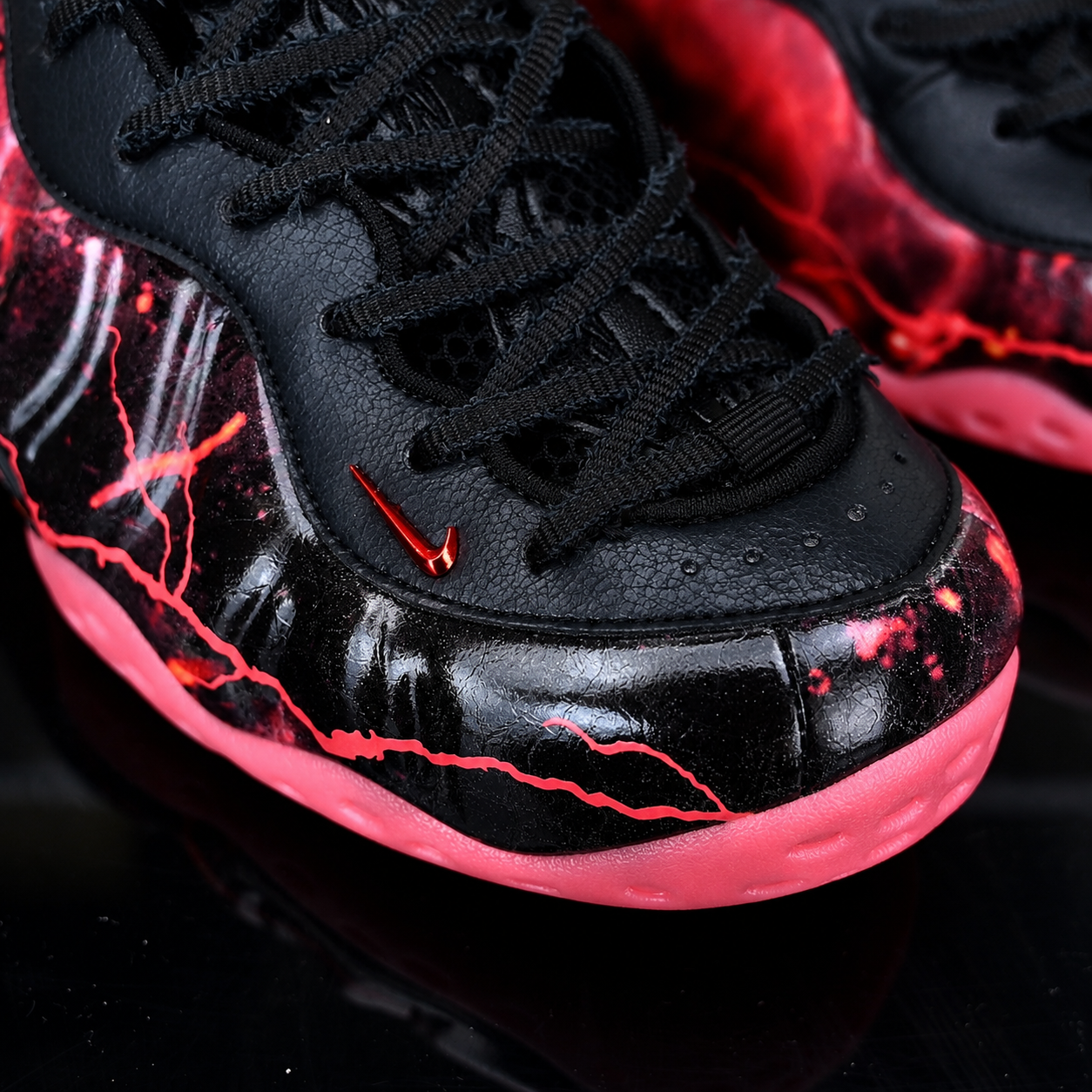 Nike Air Foamposite One Premium x Stranger Things “Mind Flayer”