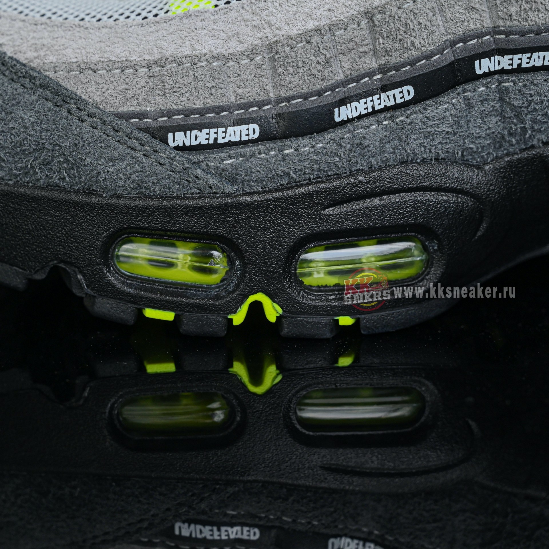 UNDEFEATED x Nike Air Max 95  IB4523-004