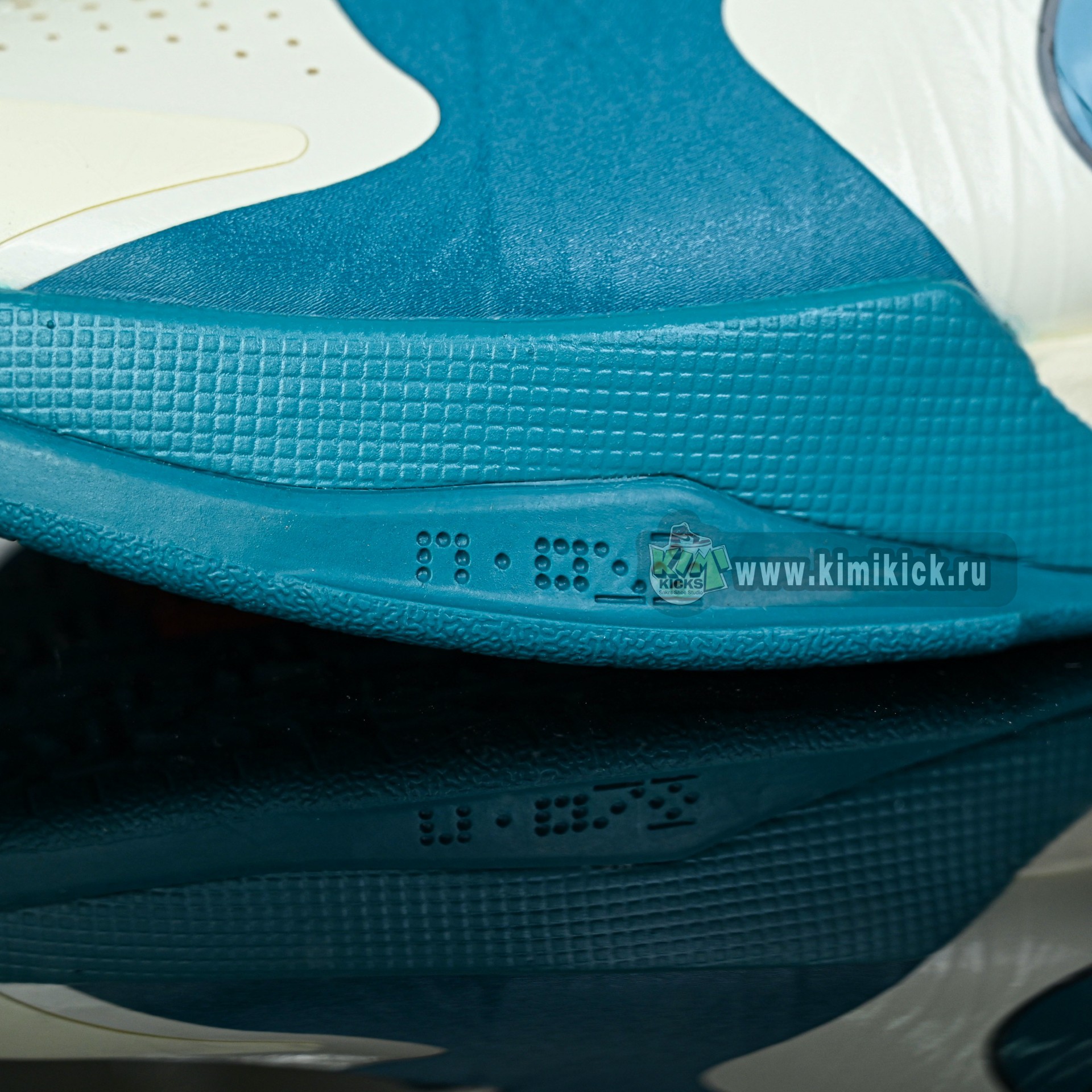 Nike Zoom Kobe 5 Caitlin Clark Protro PE  IZ1852-100