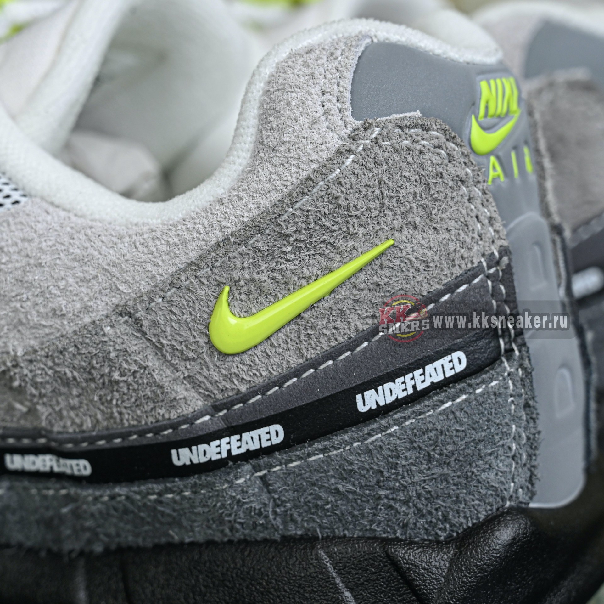 UNDEFEATED x Nike Air Max 95  IB4523-004