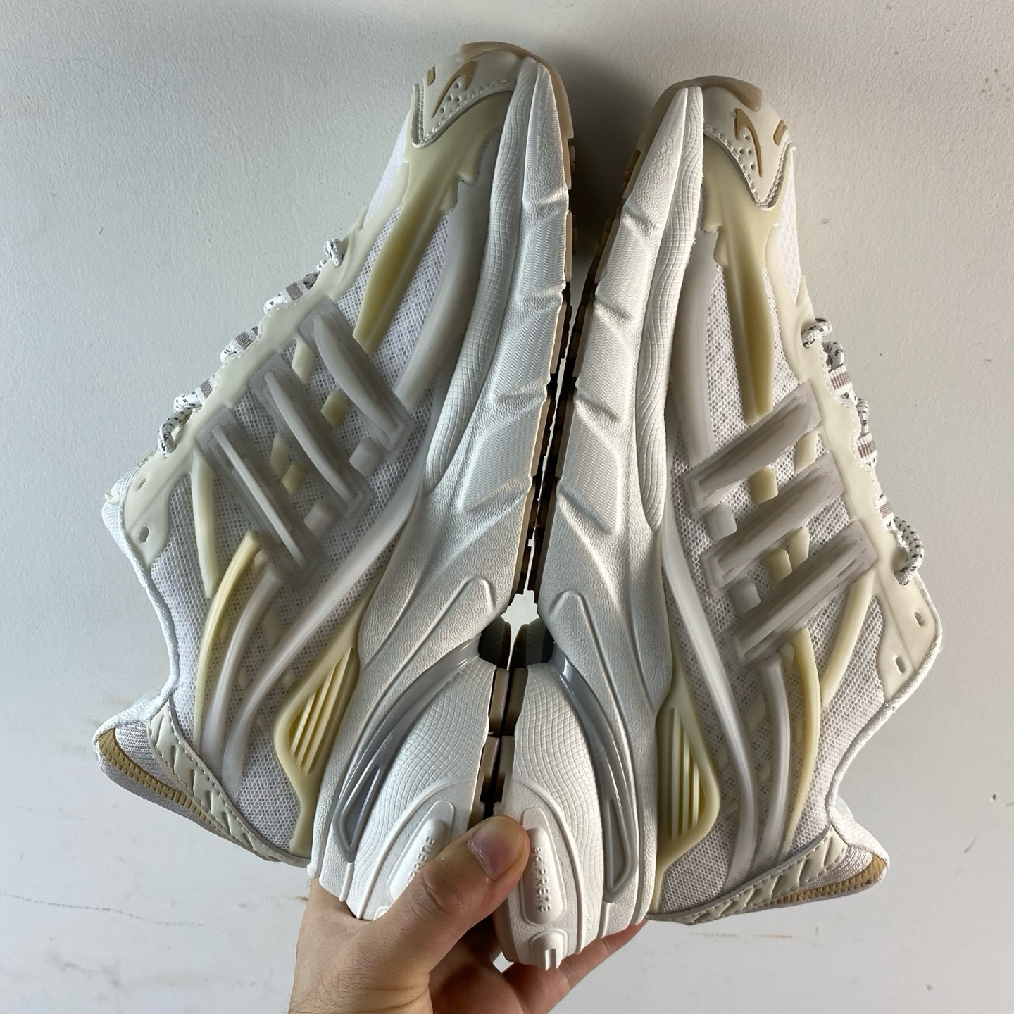 VIRGINIA x adidas Adistar Jellyfish Triple White KH6730