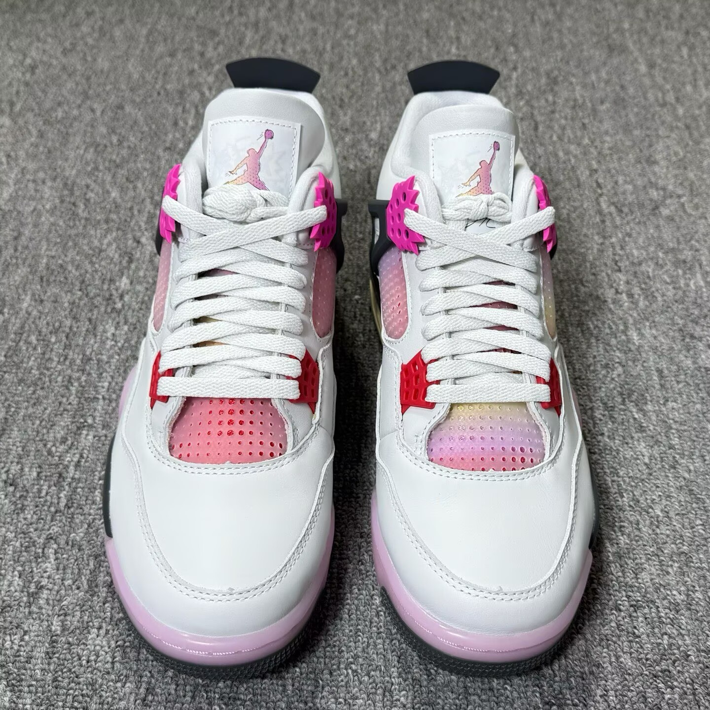 Air Jordan 4 Retro Comic JA1135-100