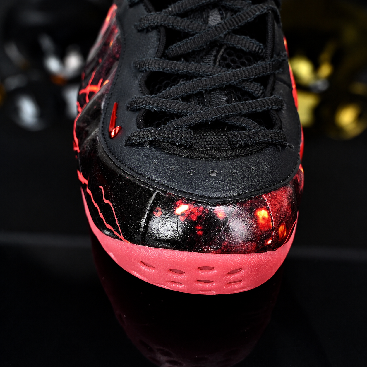 Nike Air Foamposite One Premium x Stranger Things “Mind Flayer”