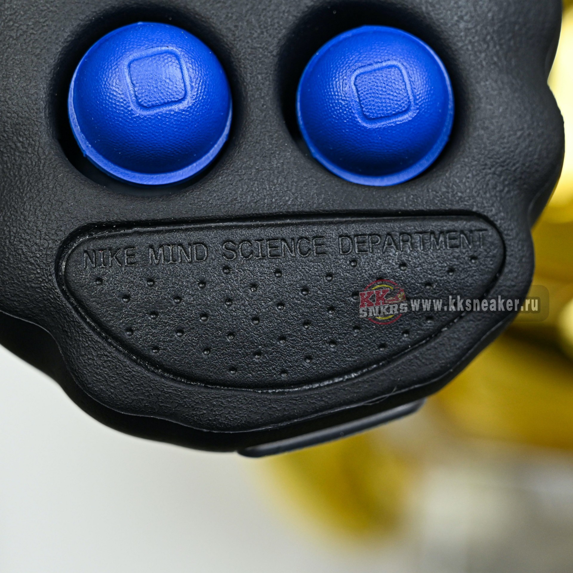 Nike x Fragment Design Mind 001  IQ8502-001