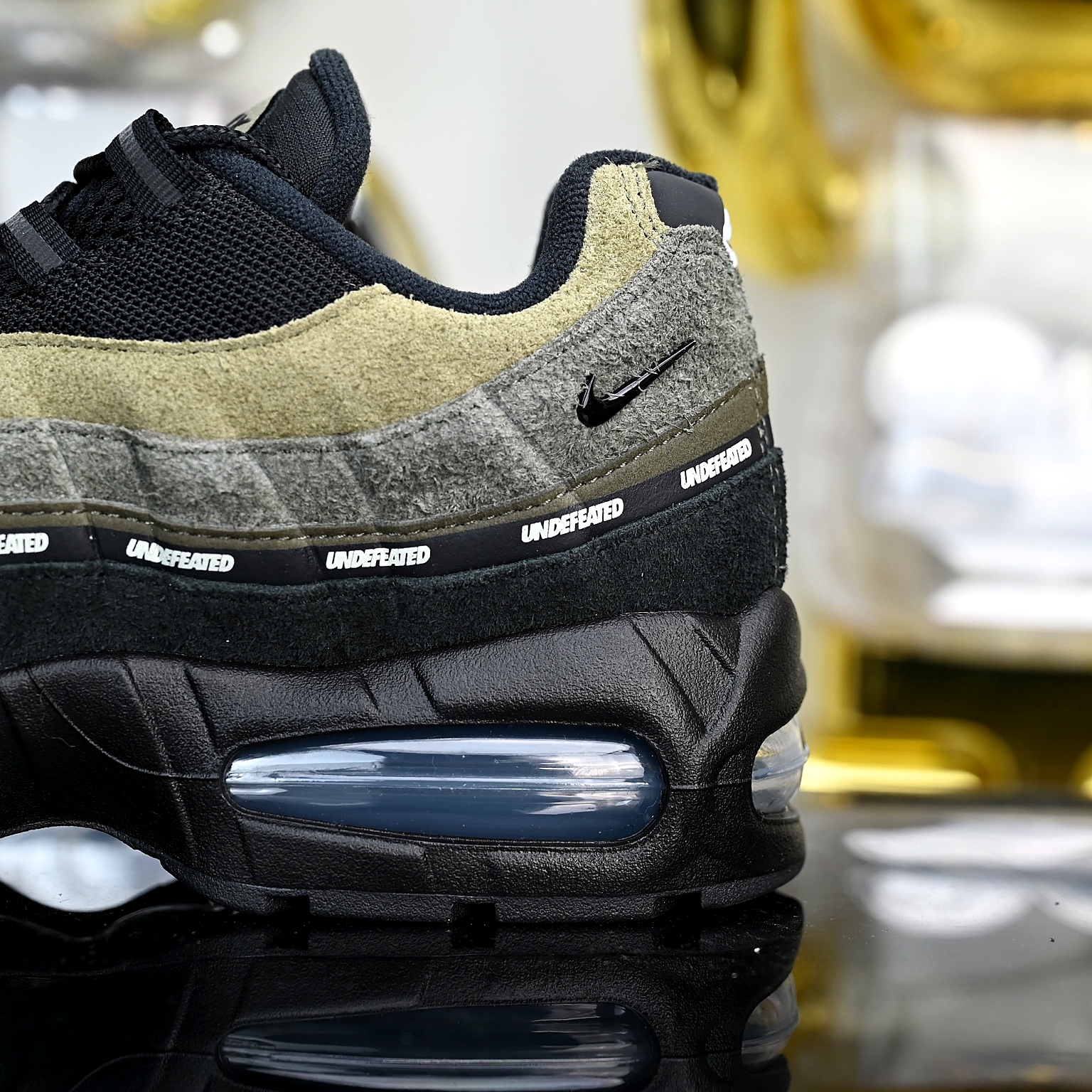 Nike Air Max 95 x Undefeated “Black Olive” IB4523-200