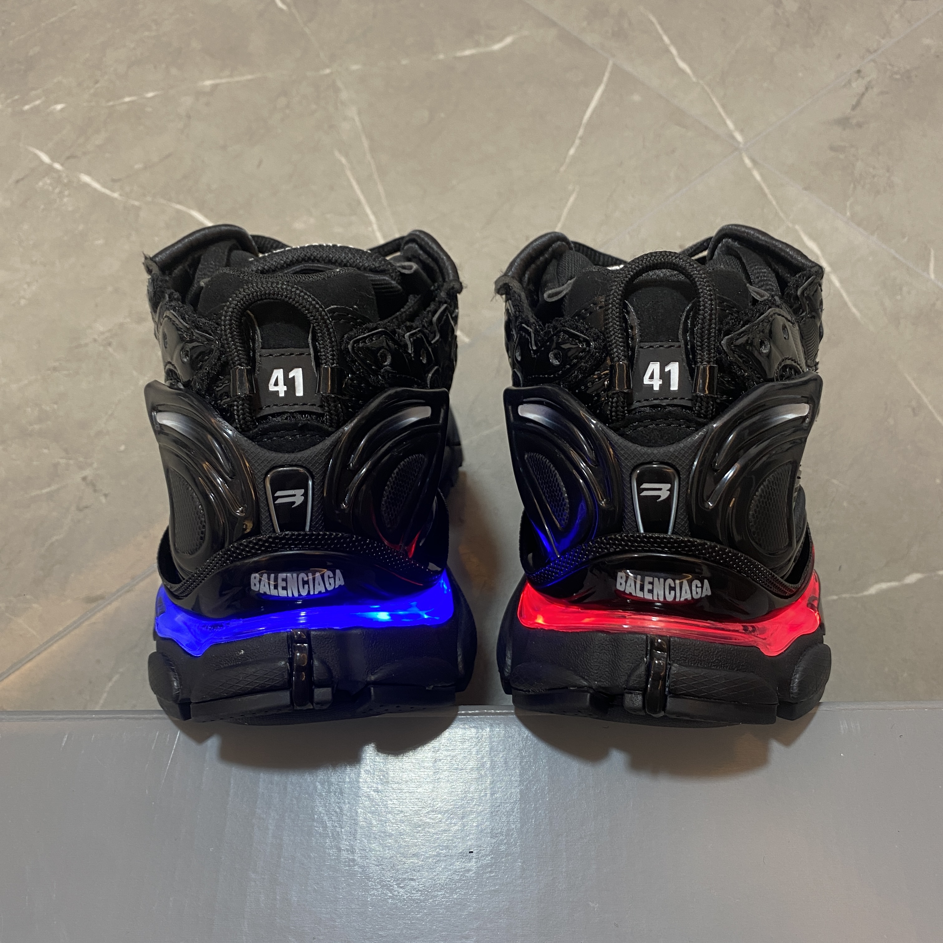 复制Balenciaga Runner LED