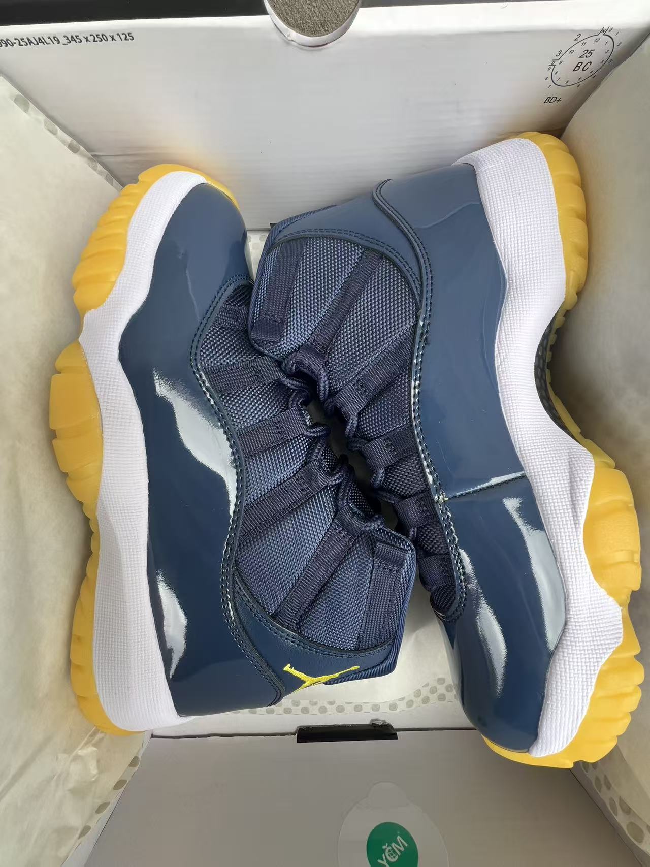 Air Jordan 11 RETRO AT7802 115