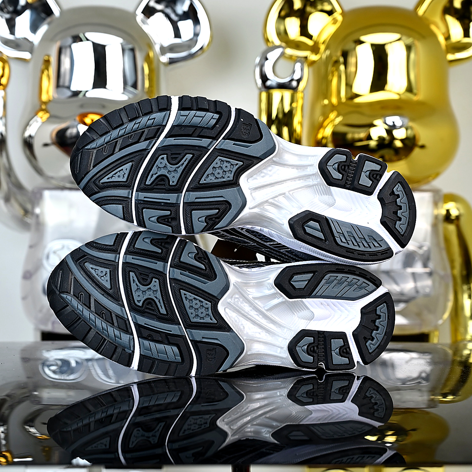 ASICS GEL-Kayano 14  1203A537-020