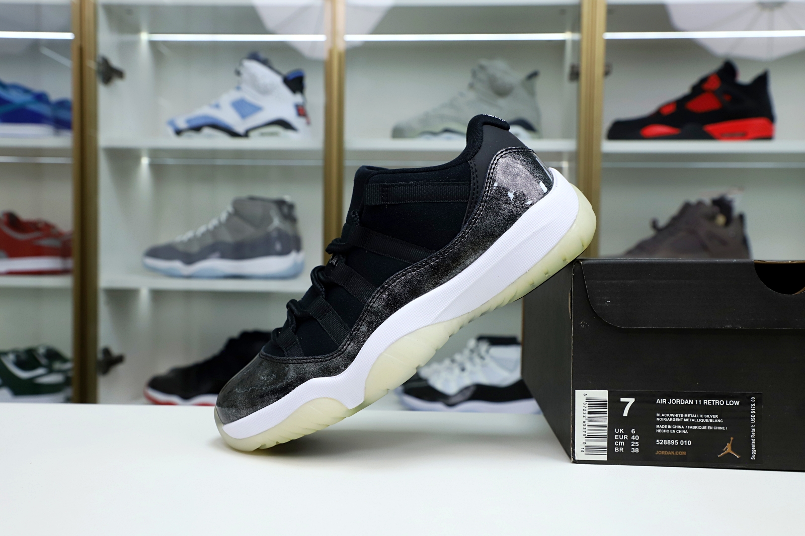 Air Jordan 11 retro low barons