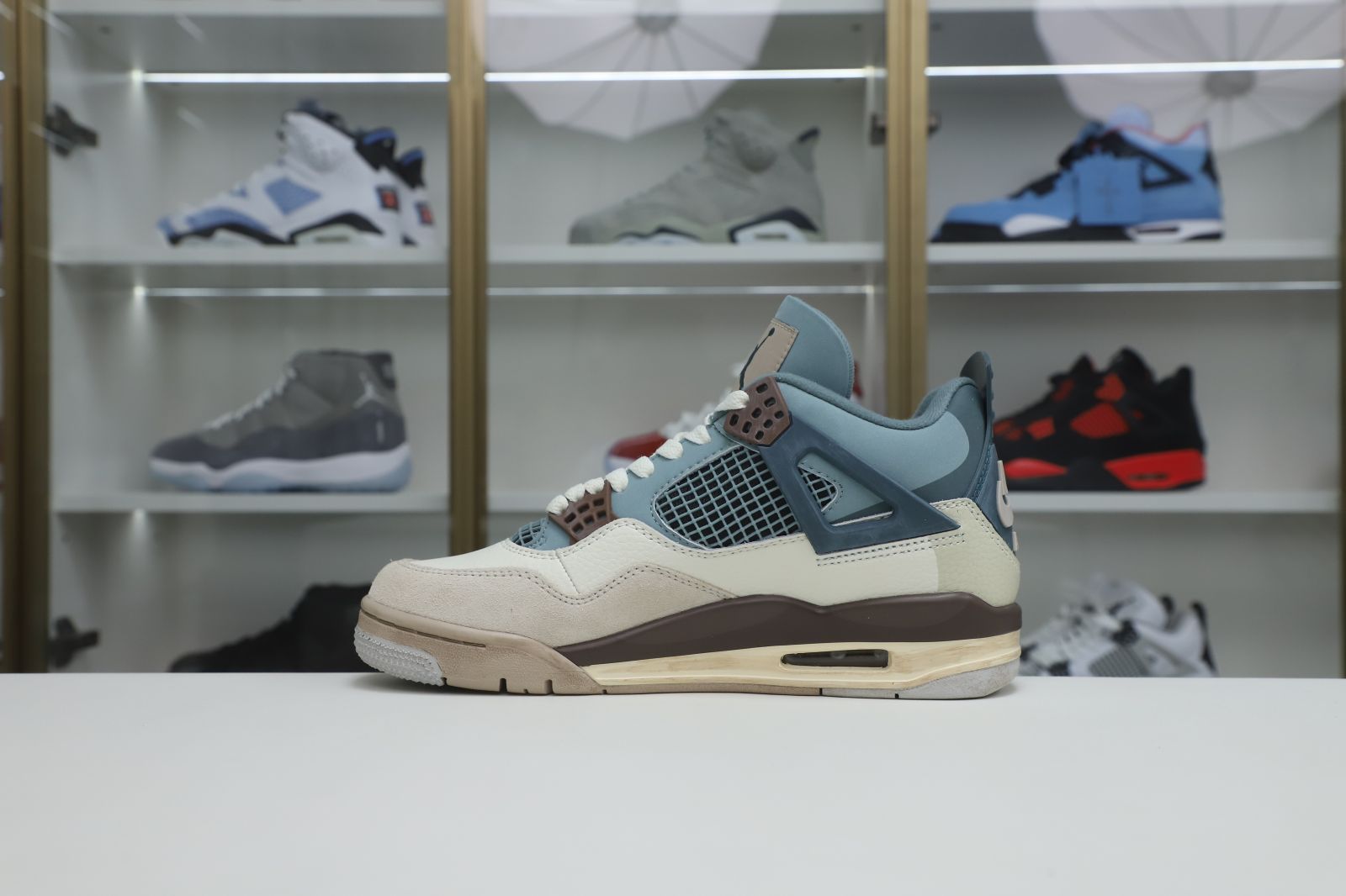 Air Jordan 4