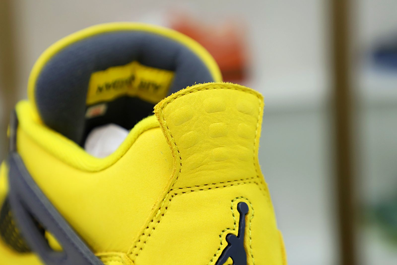 AIR Air JORDAN 4 RETRO 'LIGHTNING' 2021