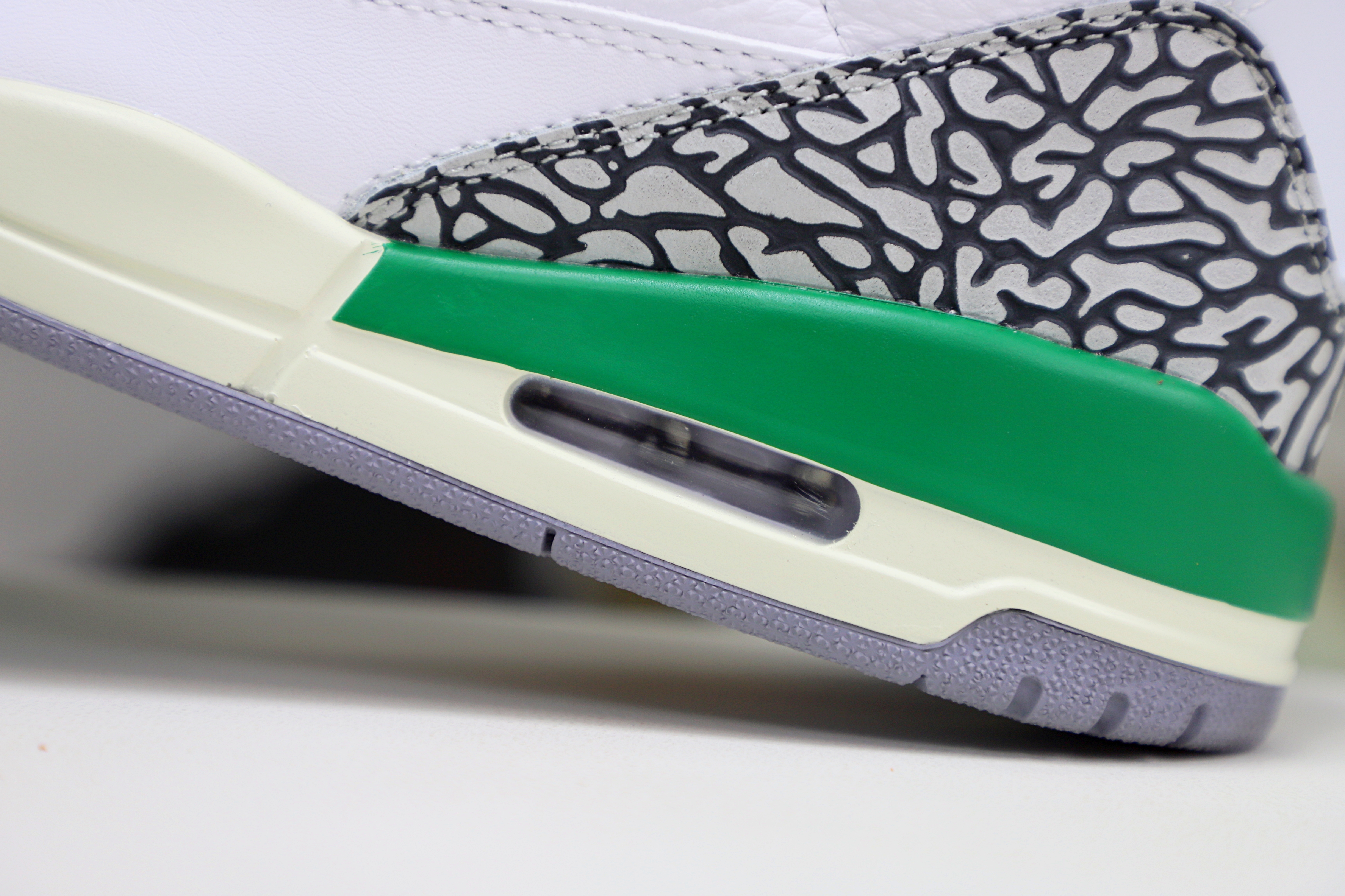 Air Jordan 3 Retro