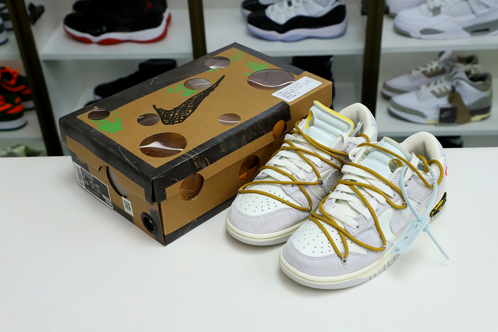 NIKE DUNK LOW OFF-WHITE LOT 37