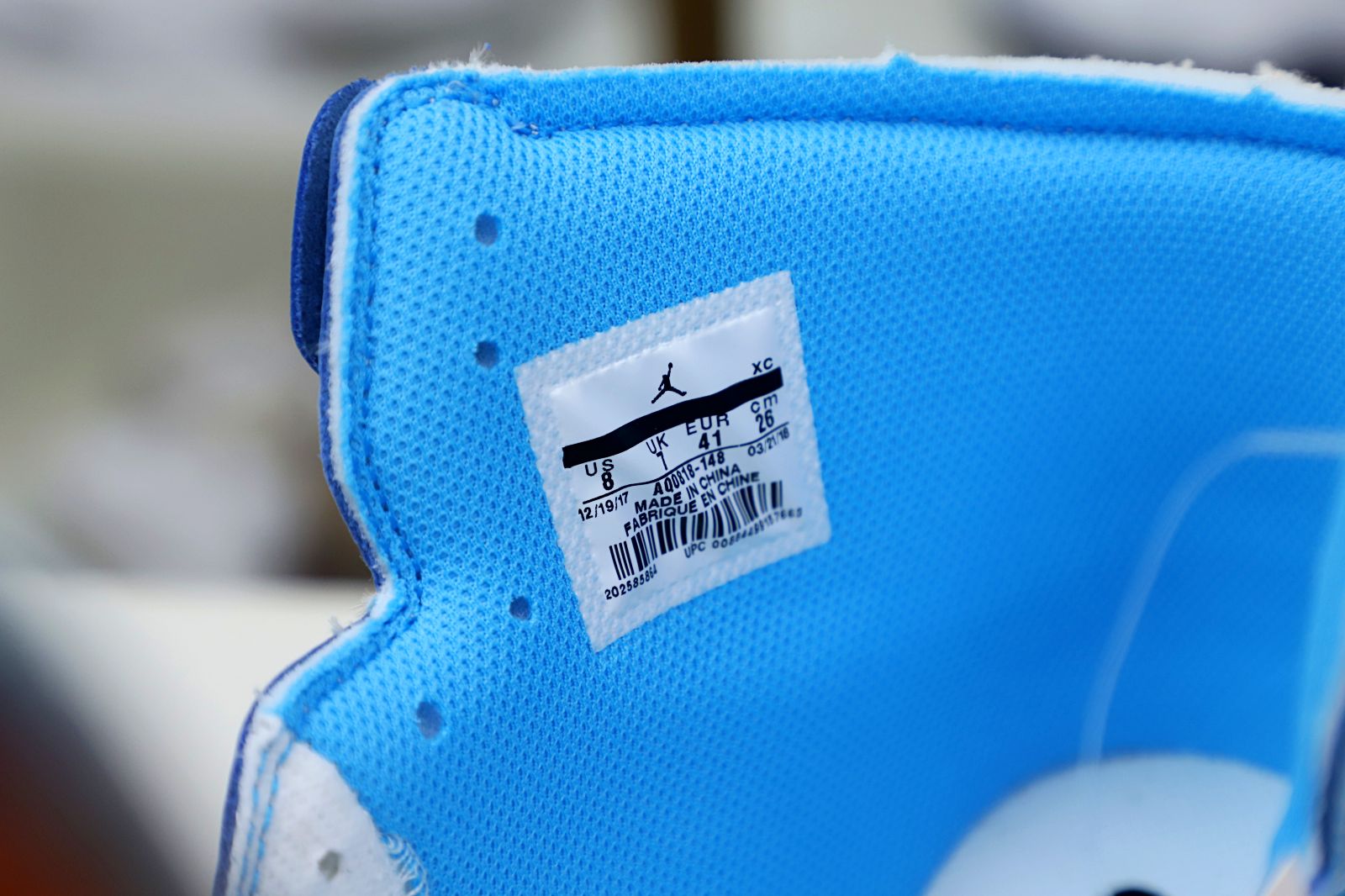 OFF-WHITE X AIR JORDAN 1 RETRO HIGH OG 'UNC'