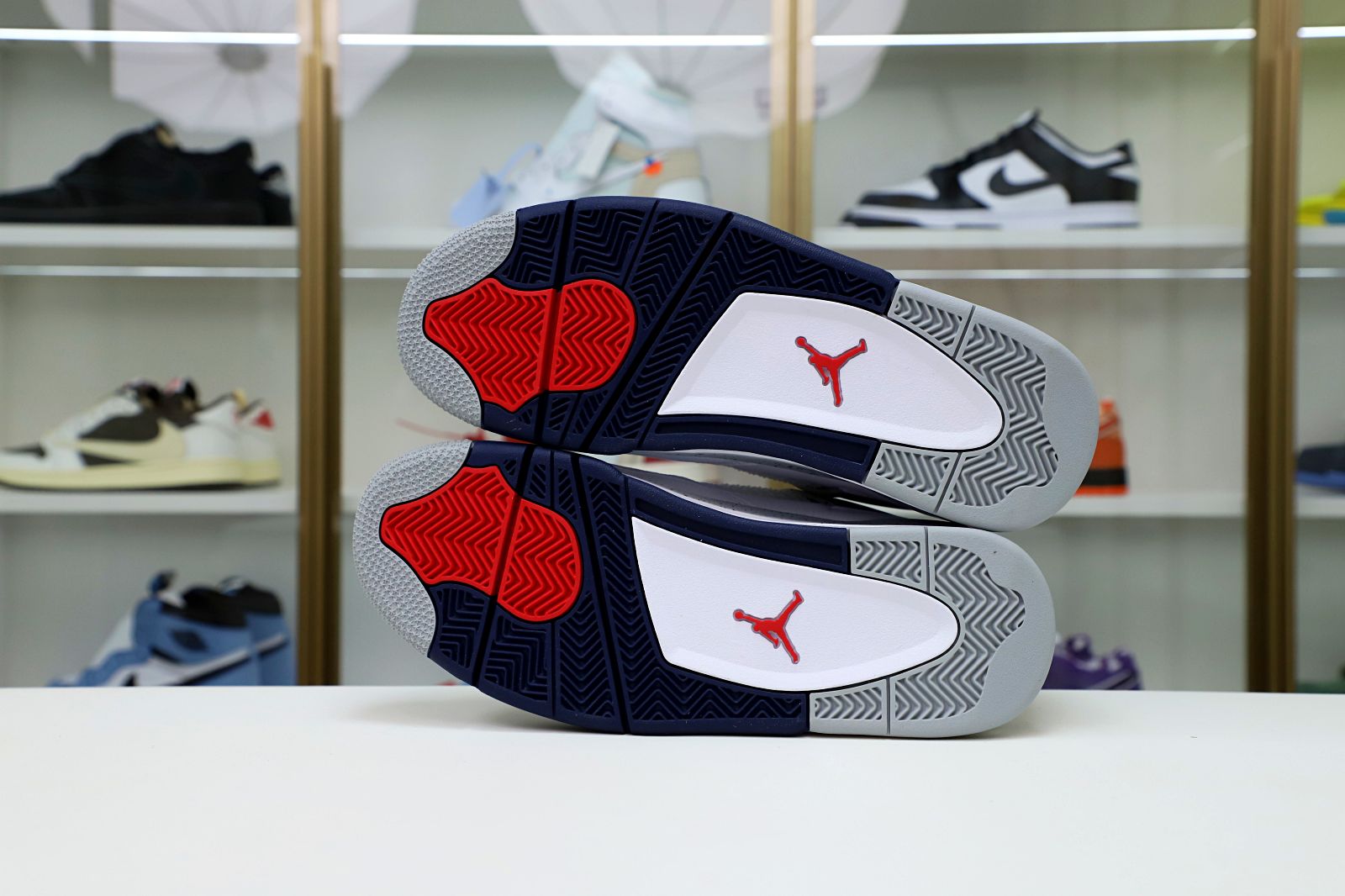 AIR JORDAN 4 RETRO