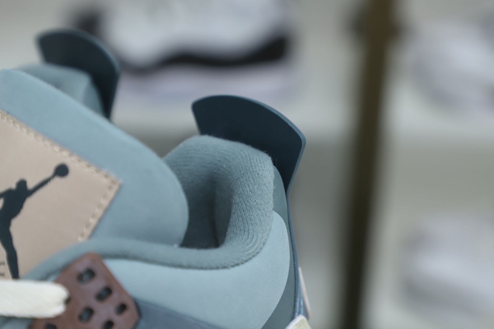 Air Jordan 4