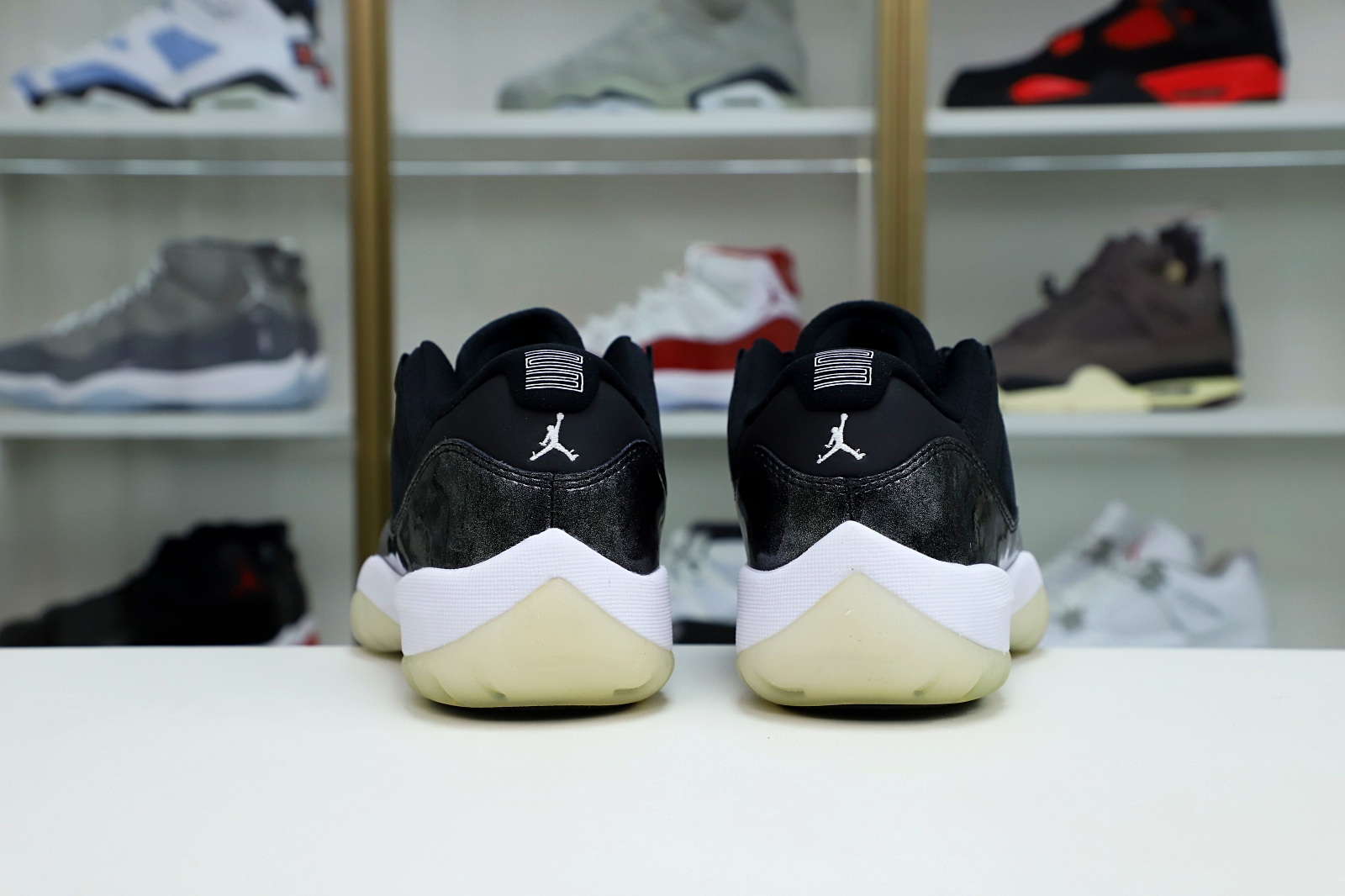 Air Jordan 11 retro low barons