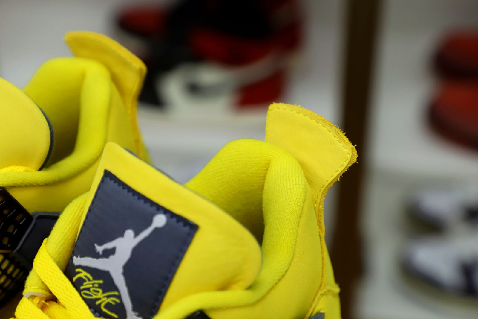 AIR Air JORDAN 4 RETRO 'LIGHTNING' 2021