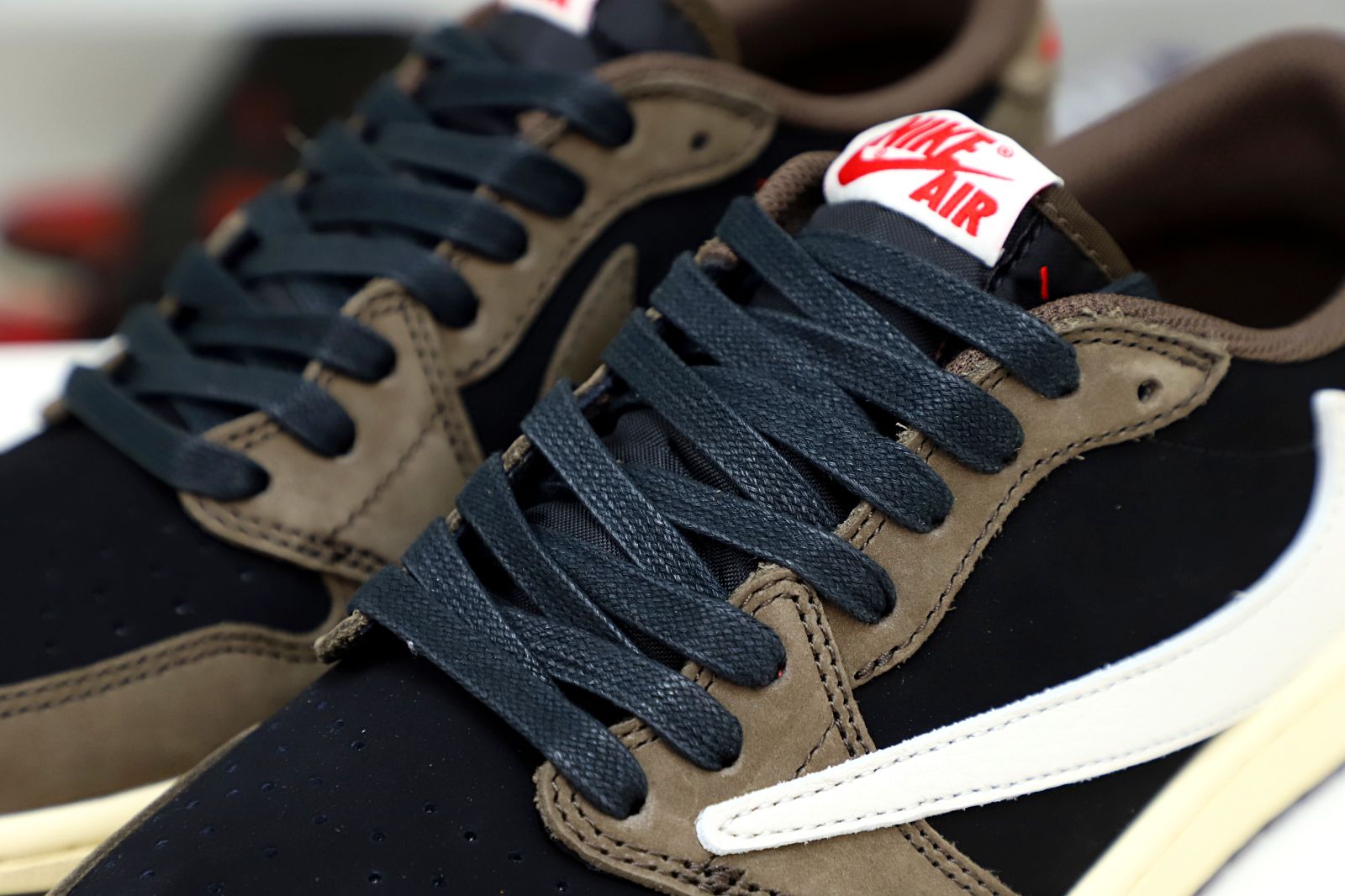 Travis Scott x Air Jordan 1mLow OG TS SP