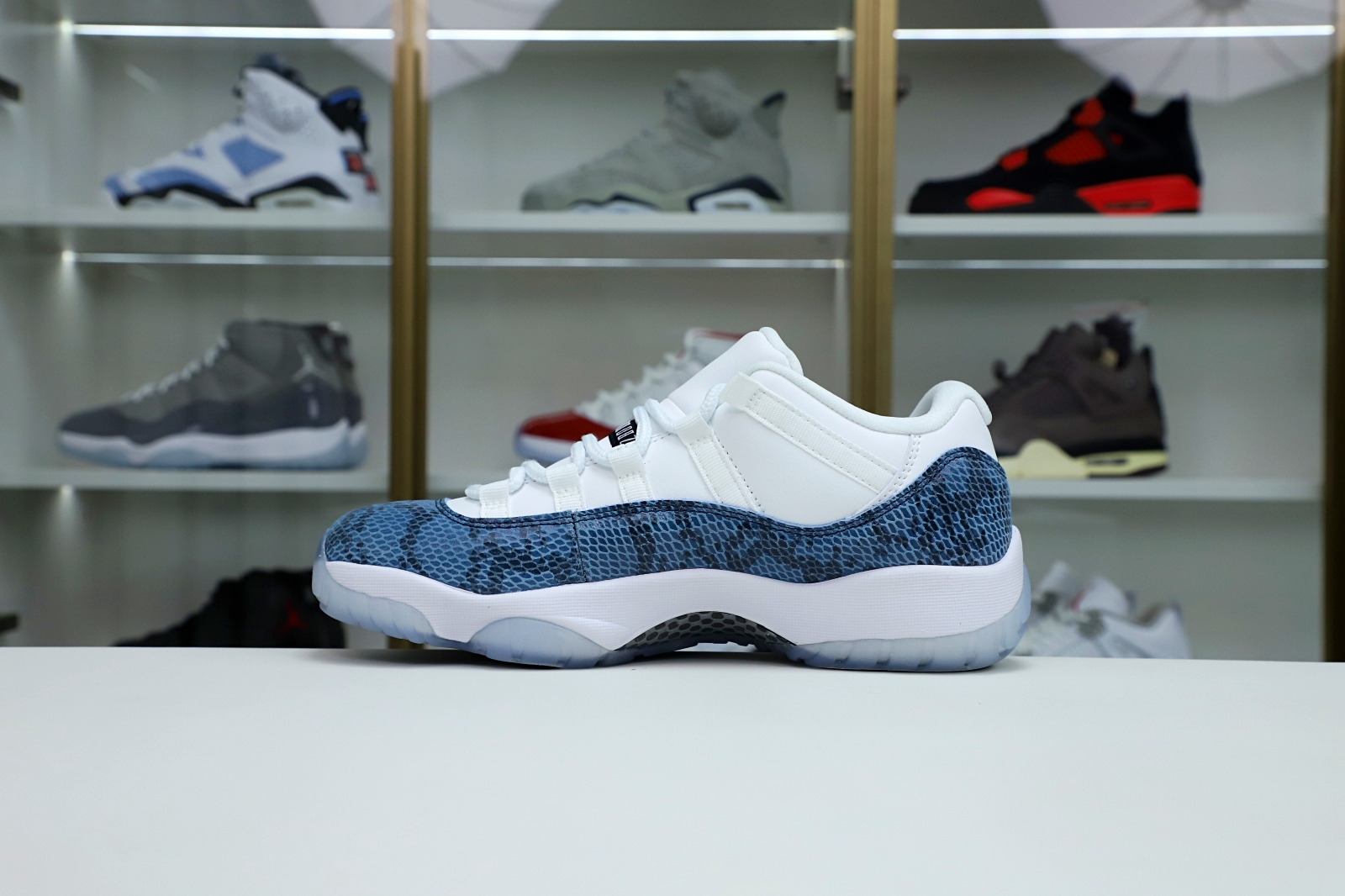 Air Jordan 11 “navy snakeskin”
