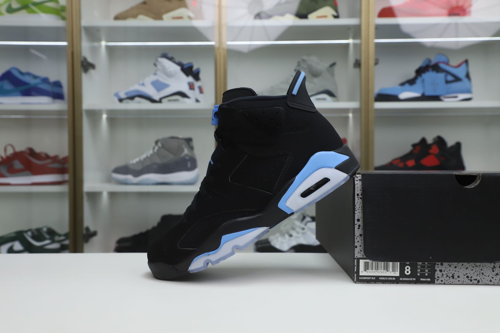 Air Jordan 6 unc