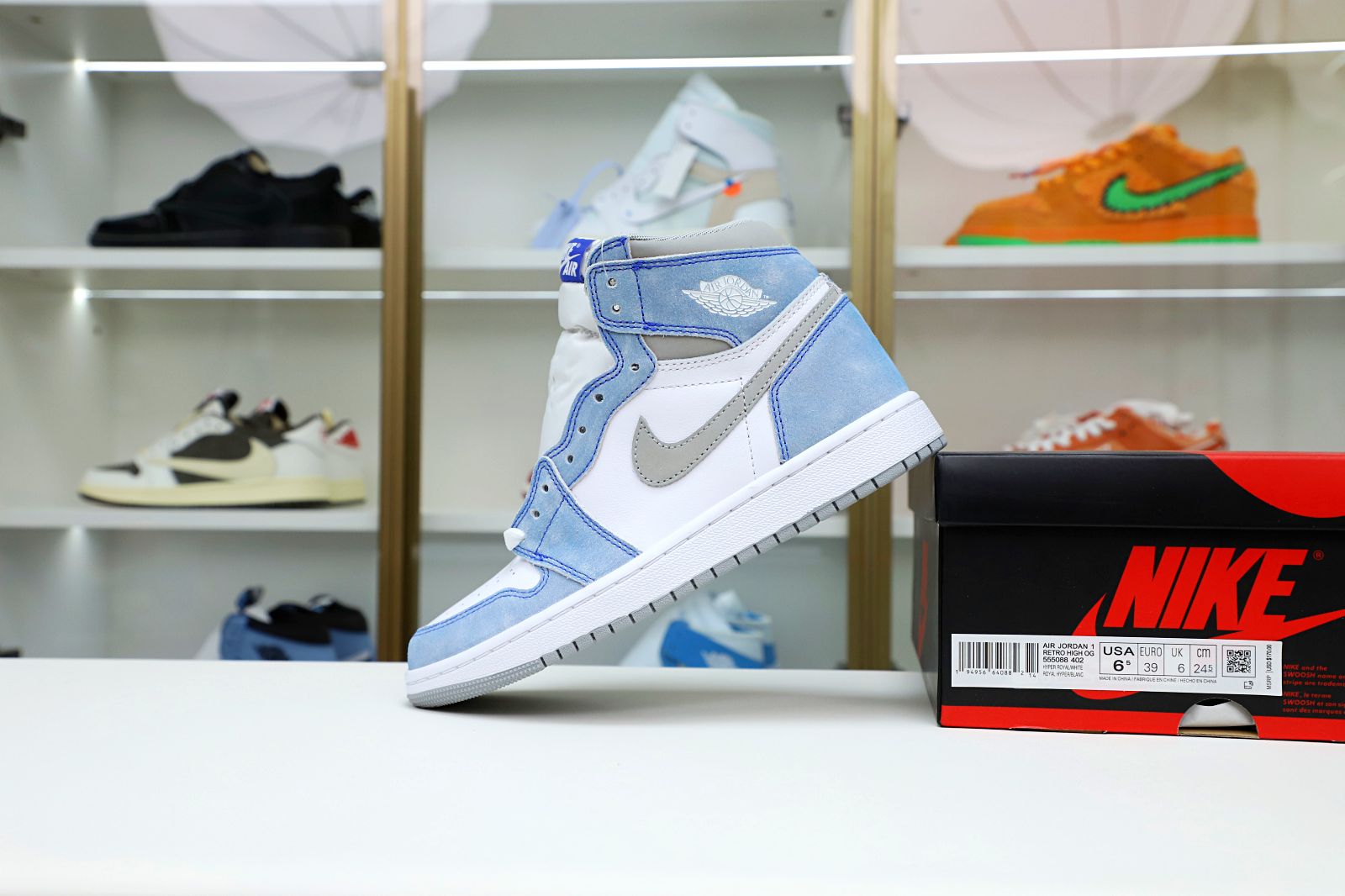 AIR JORDAN 1 RETRO HIGH OG 'HYPER ROYAL'