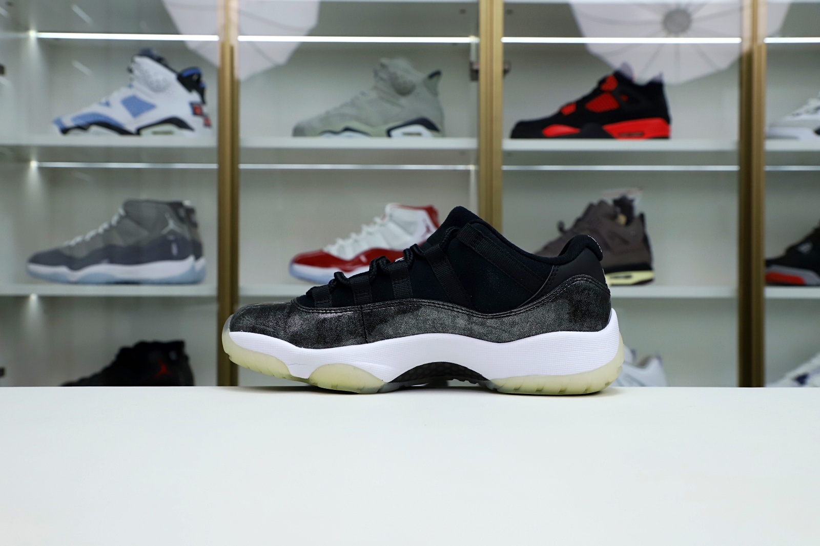 Air Jordan 11 retro low barons