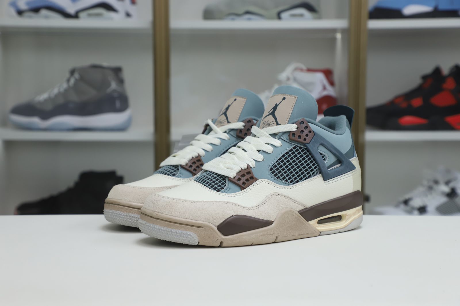Air Jordan 4
